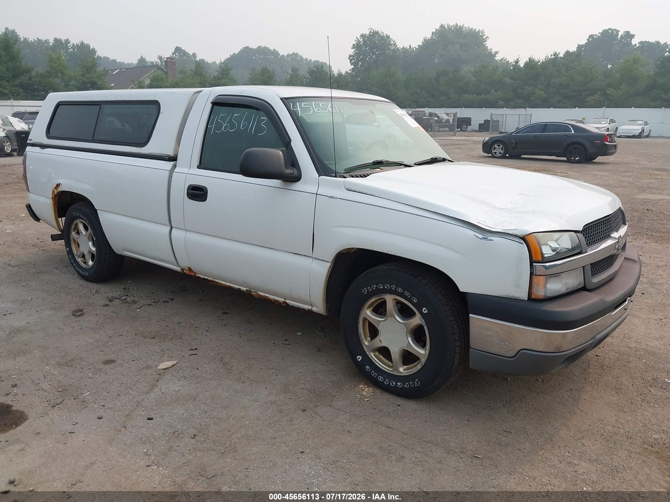 2004 Chevrolet Silverado 1500 Work Truck, VIN 1GCEC14X94Z322549 — Перед