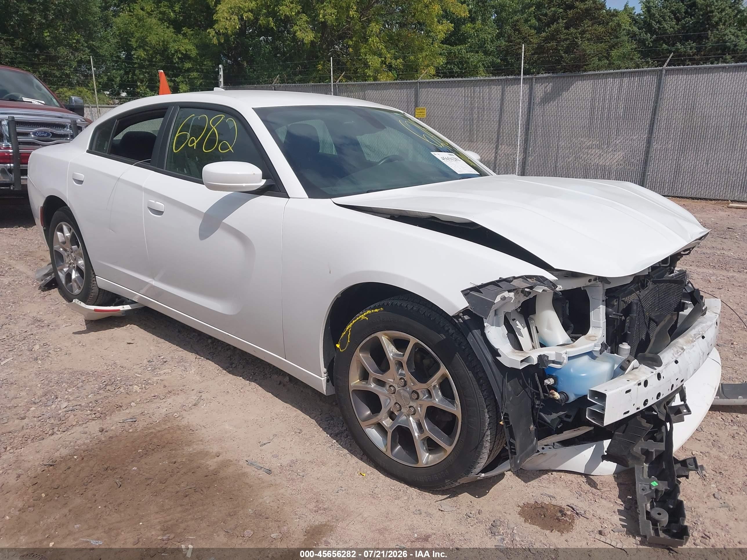 2015 Dodge Charger SXT, VIN 2C3CDXJG6FH919760 — Front end