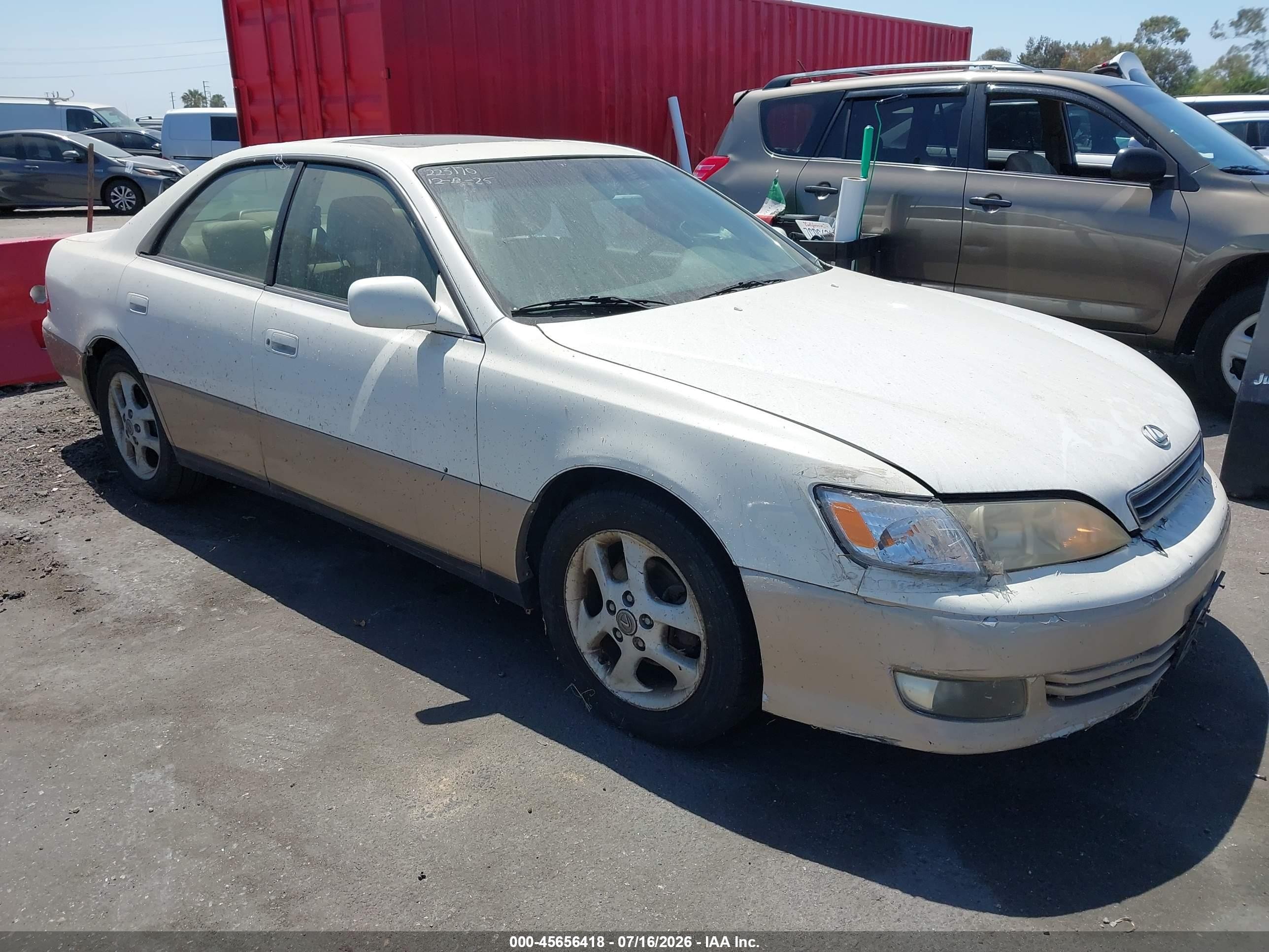 2000 Lexus ES 300, VIN JT8BF28G2Y5093685 — Обычный износ