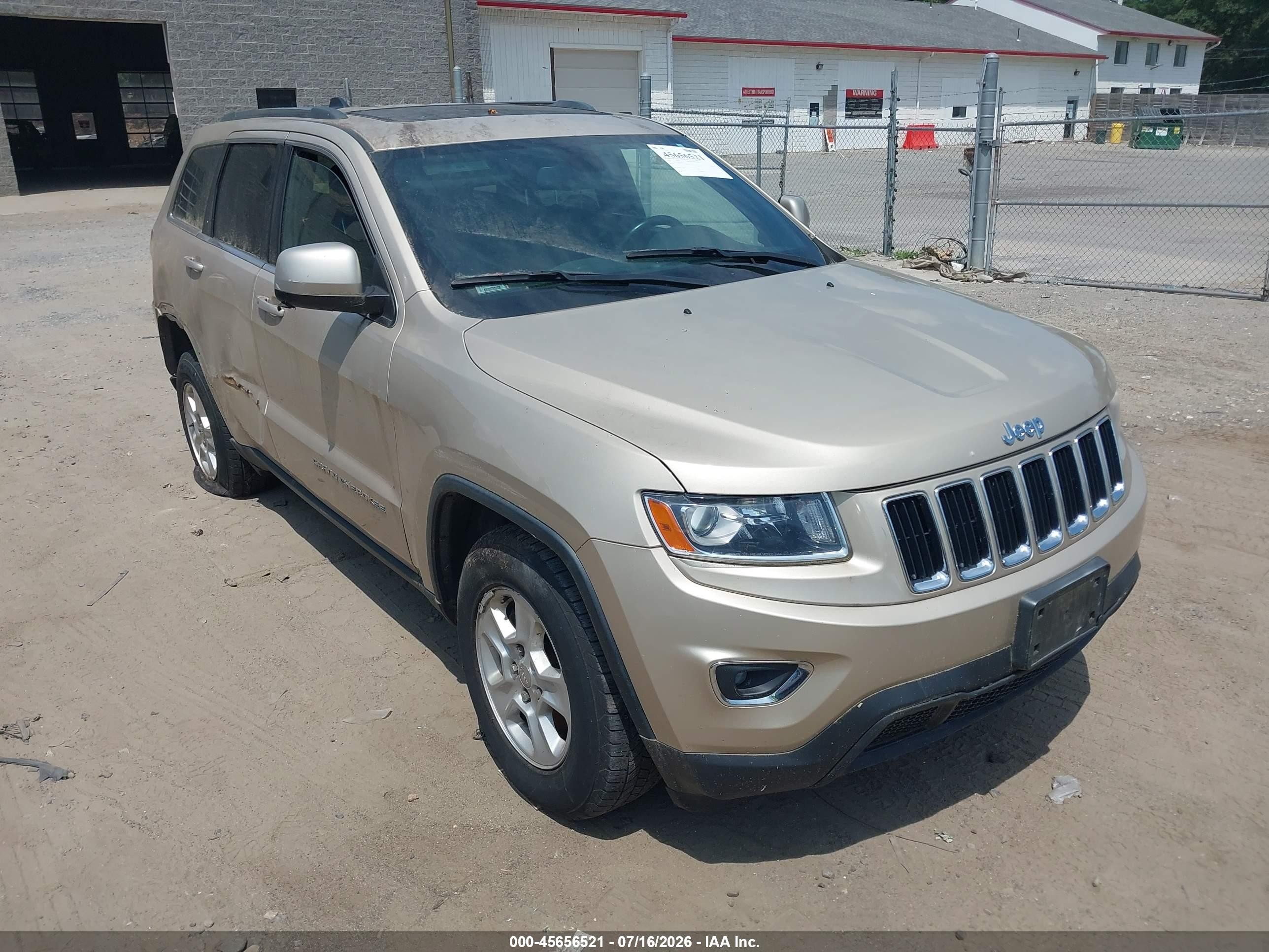 2014 Jeep Grand Cherokee Laredo, VIN 1C4RJFAG8EC119777 — Normal wear