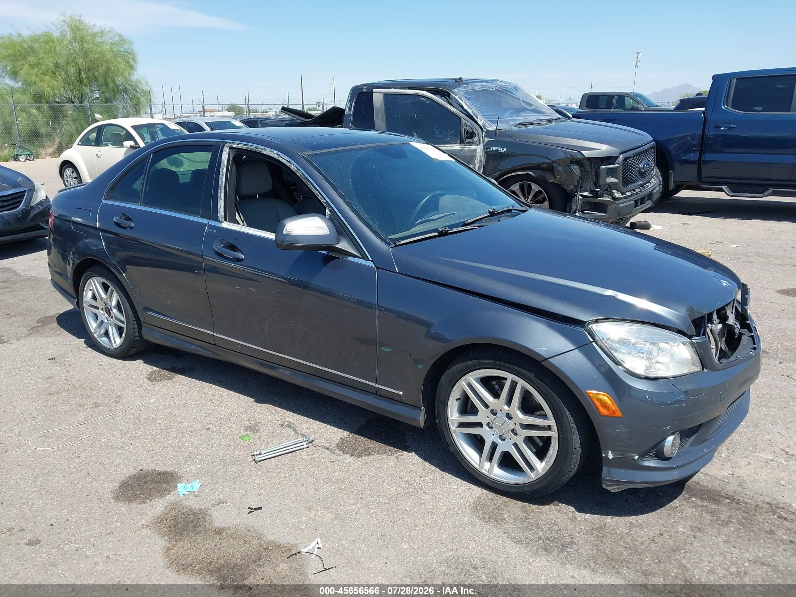 2008 Mercedes-Benz C 350 Sport, VIN WDDGF56X98F102281 — Перед