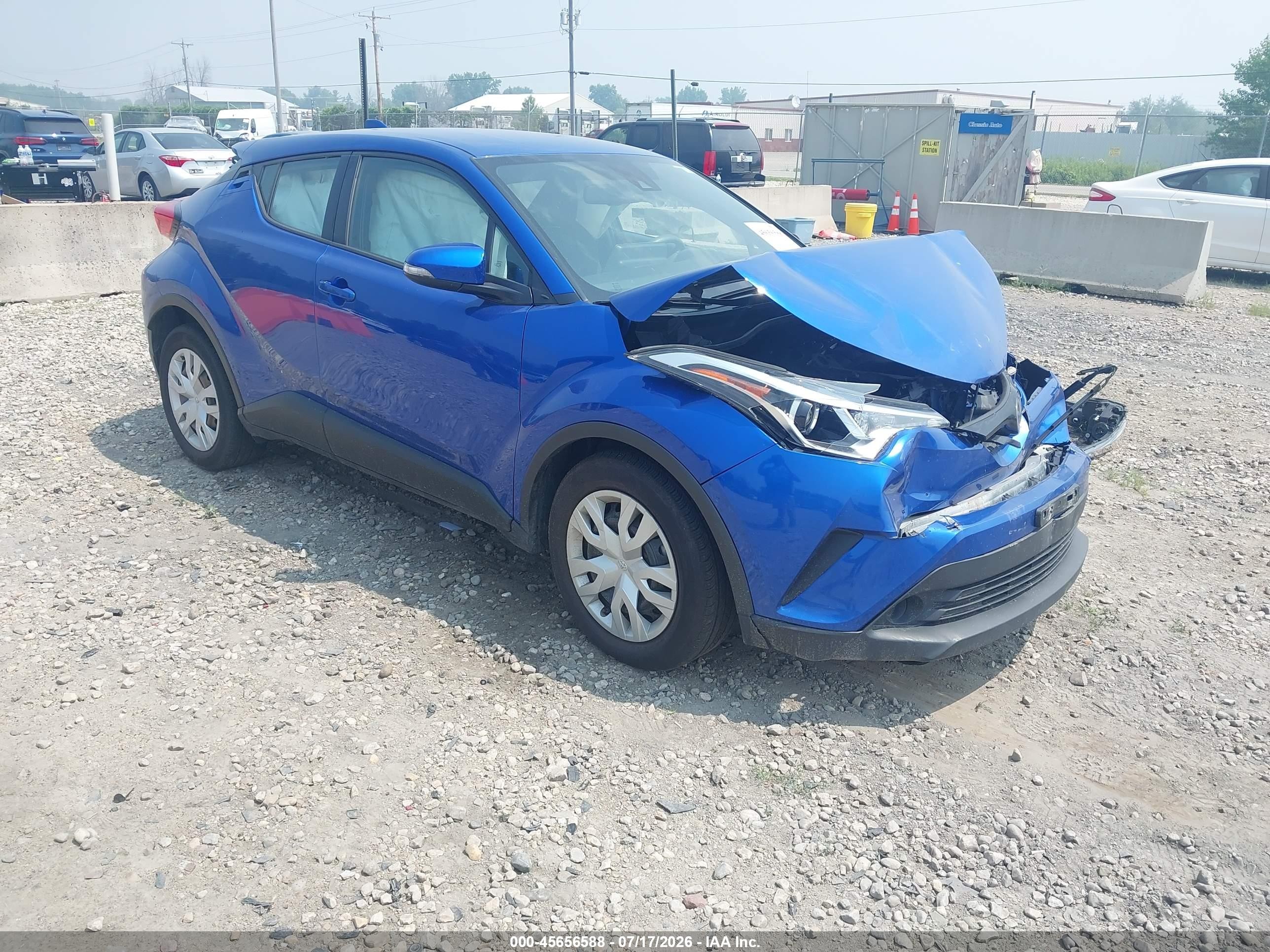 2019 Toyota C-HR XLE, VIN NMTKHMBXXKR084927 — Front end
