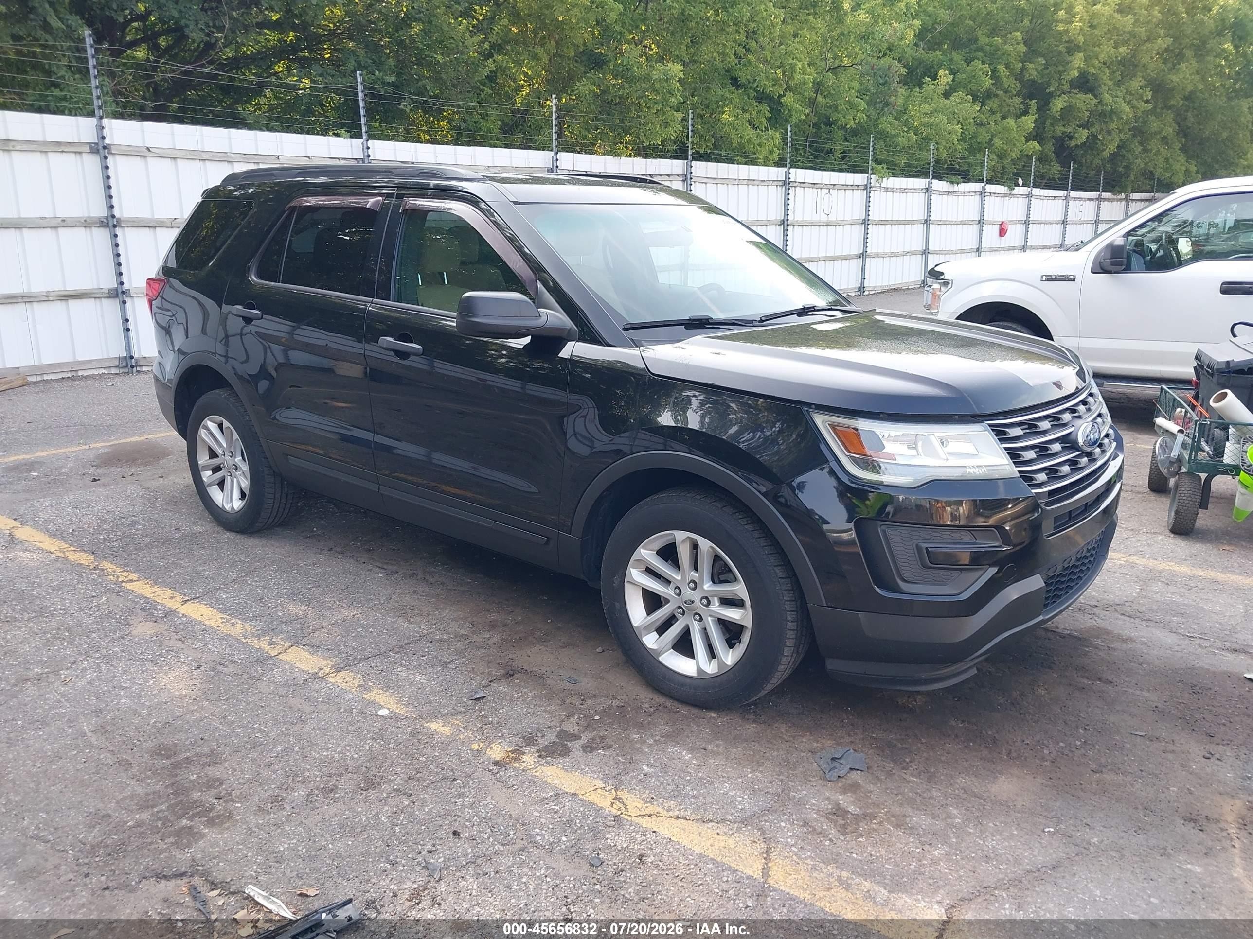 2016 Ford Explorer, VIN 1FM5K8B89GGB04288 — Side