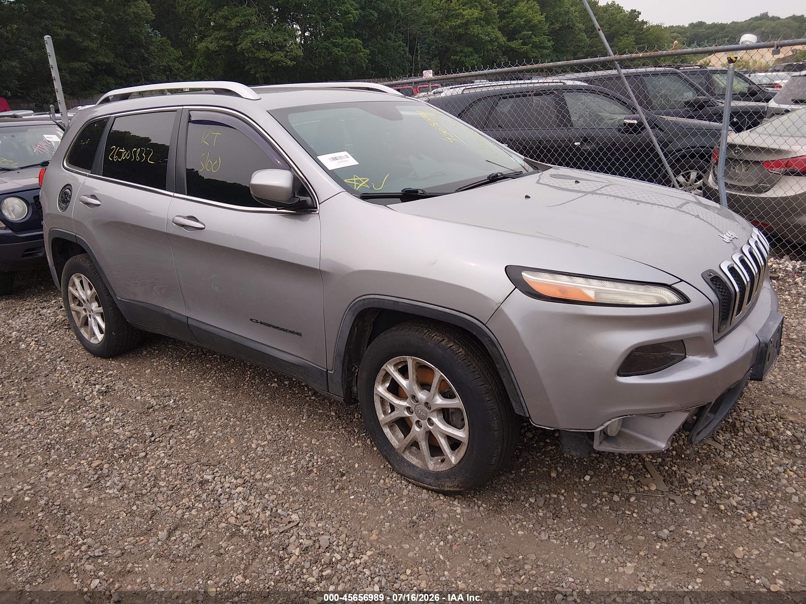 2014 Jeep Cherokee Latitude, VIN 1C4PJLCS0EW103157 — Перед