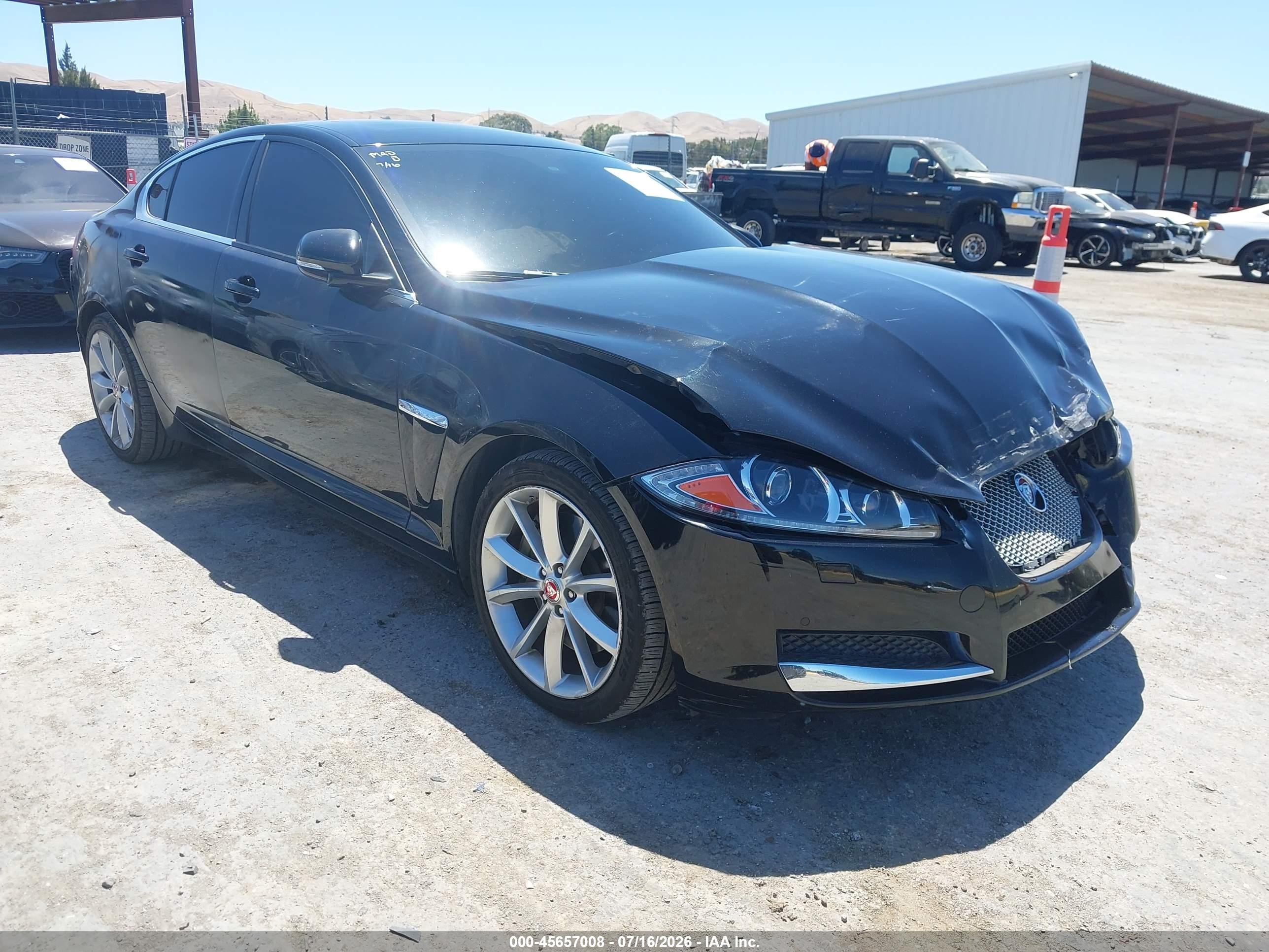 2015 Jaguar XF Portfolio, VIN SAJWA0F74F8U55442 — Front end
