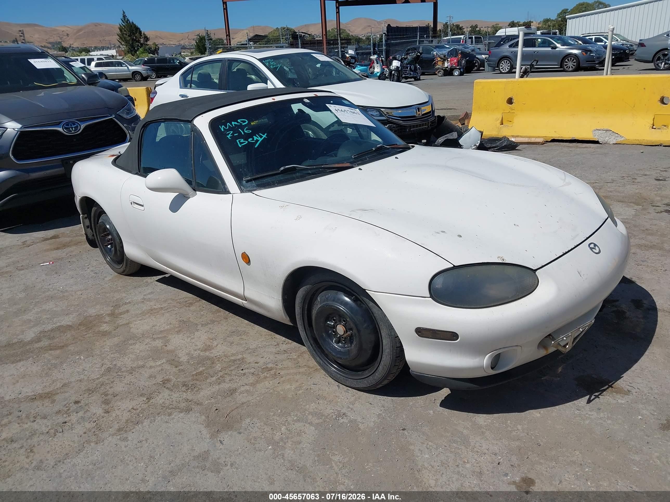 2000 Mazda MX-5 Miata, VIN JM1NB353XY0140377 — Обычный износ