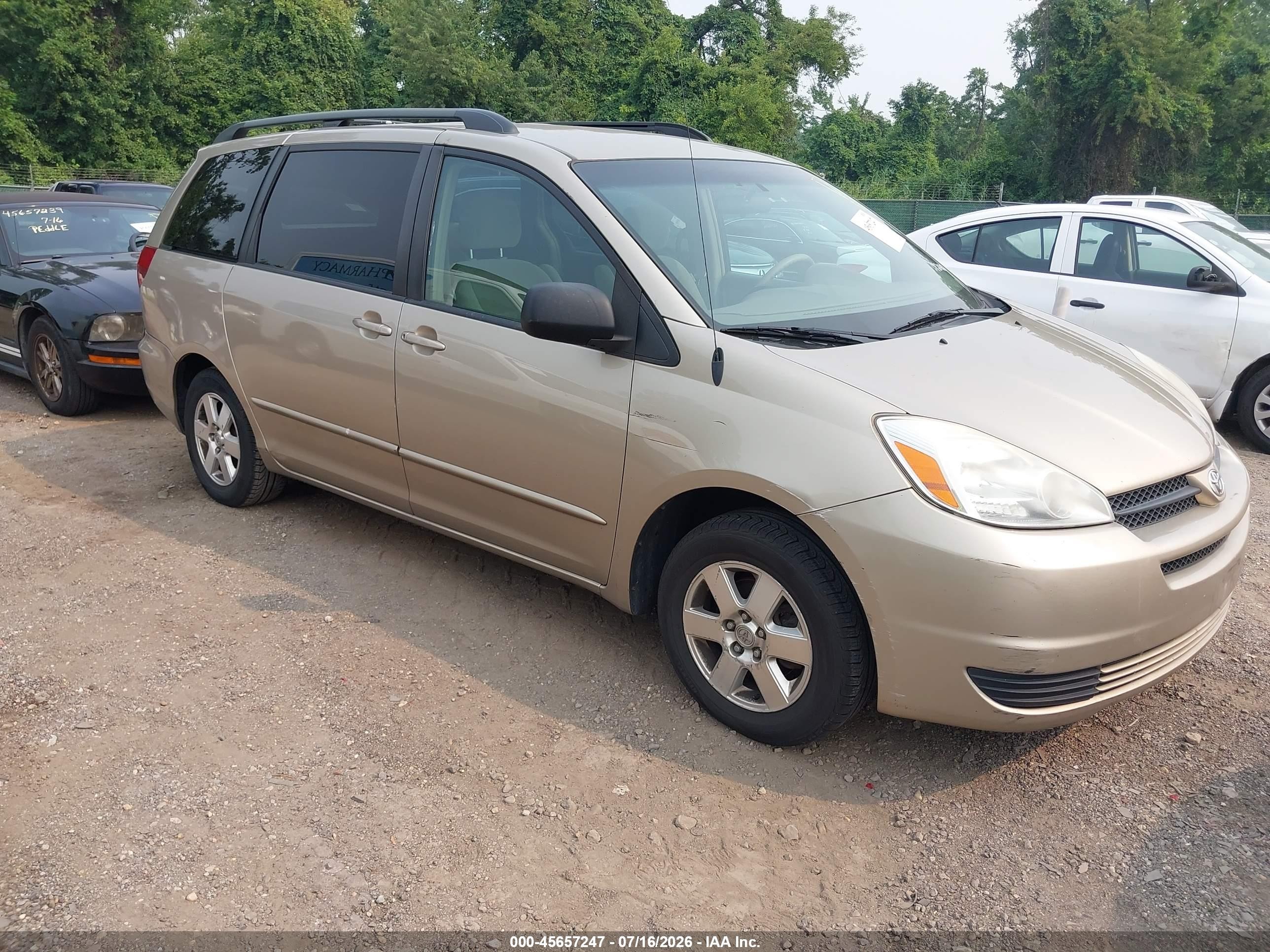 2005 Toyota Sienna LE, VIN 5TDZA23C75S311404 — Normal wear