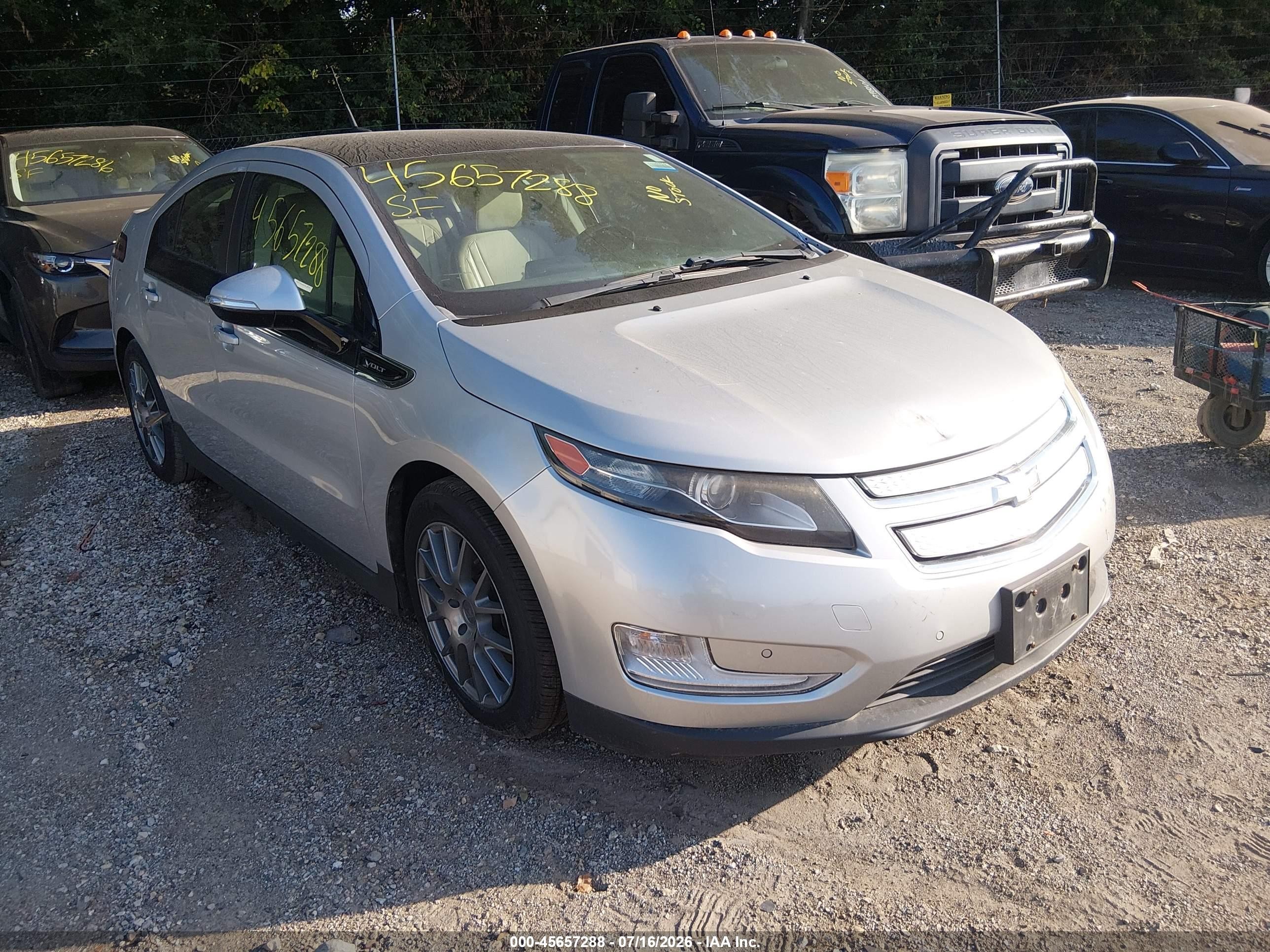 2012 Chevrolet Volt, VIN 1G1RD6E49CU104017 — Front end