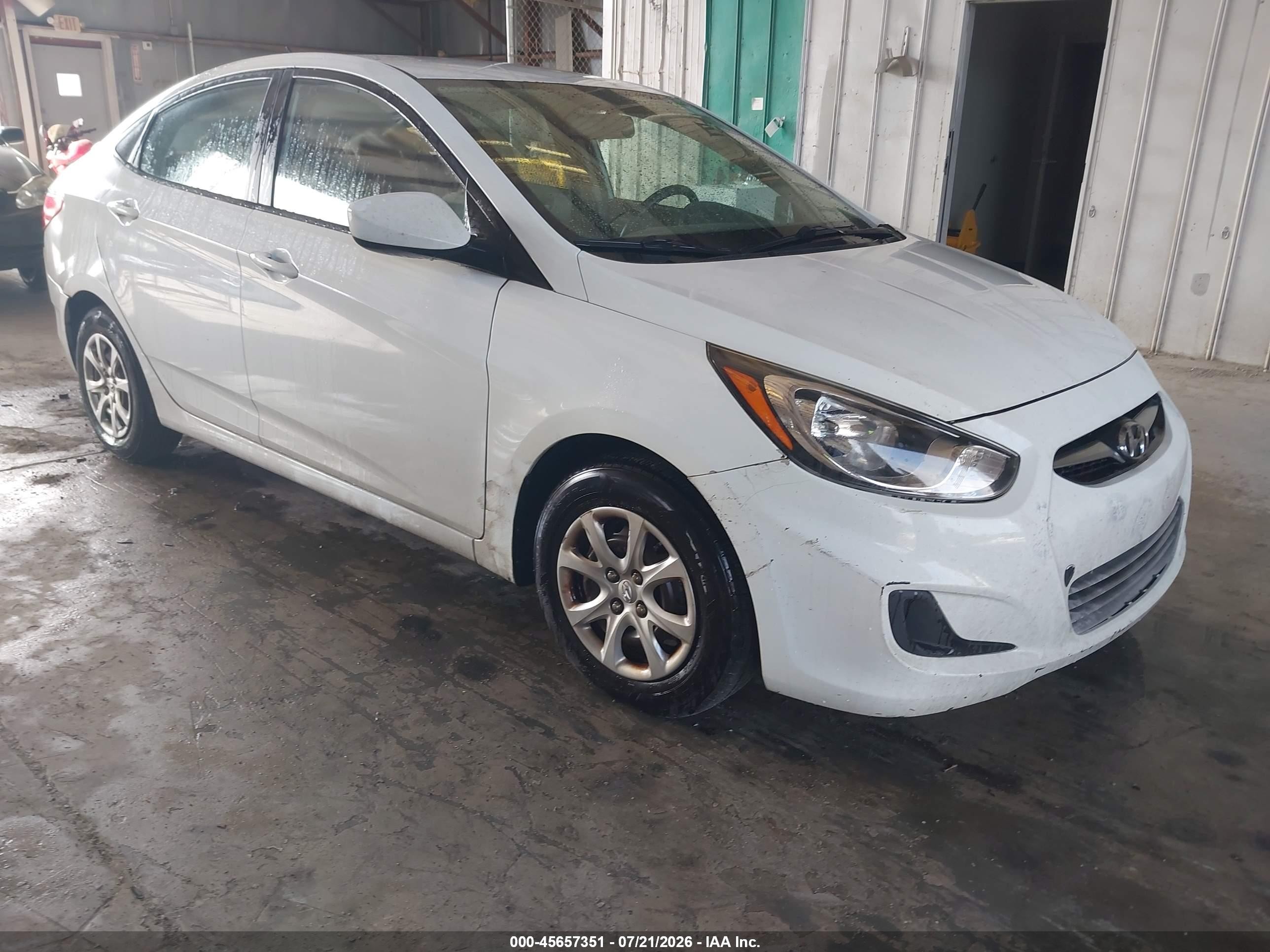 2013 Hyundai Accent GLS, VIN KMHCT4AE7DU523094 — Normal wear