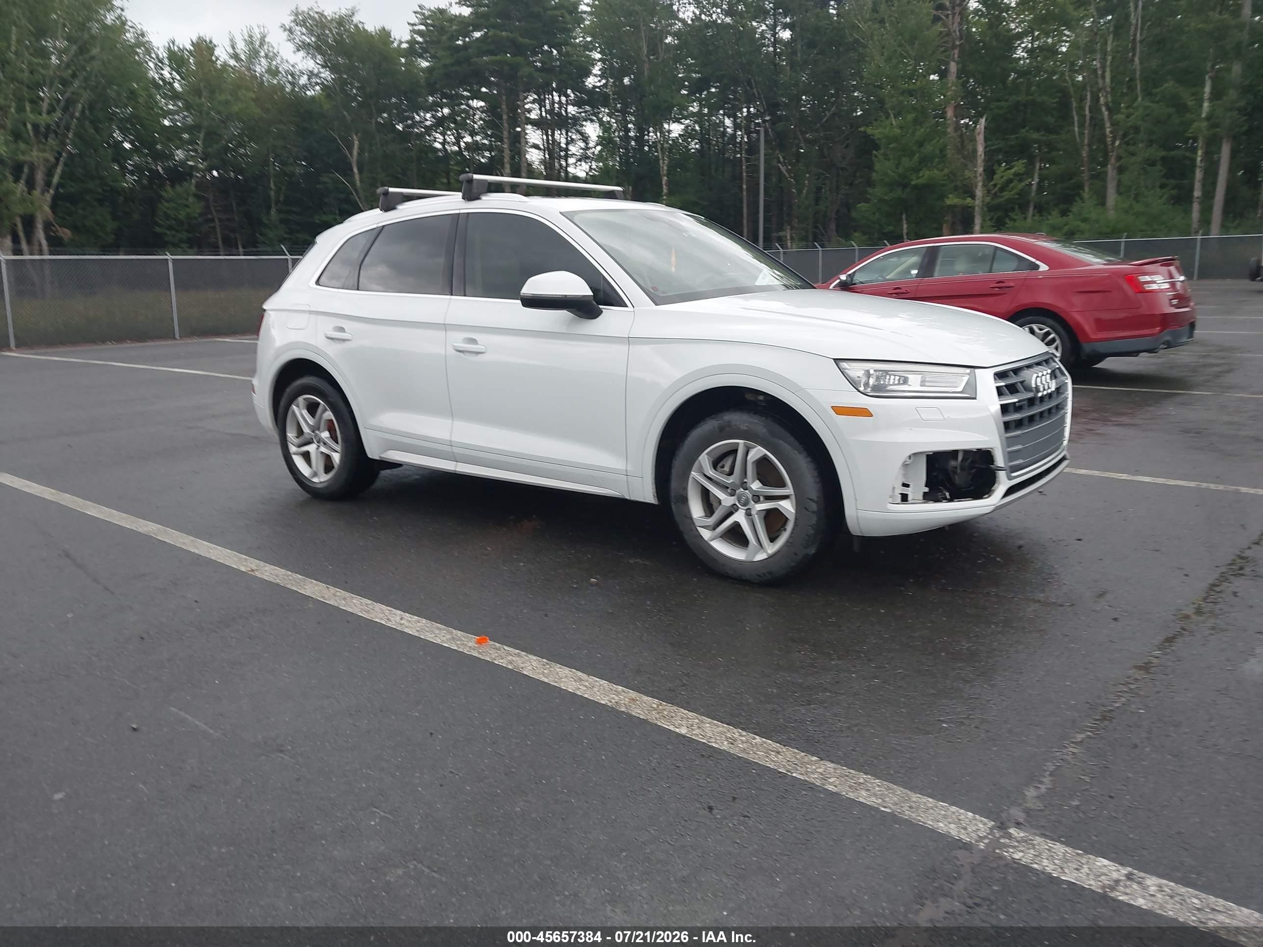 2019 Audi Q5 Premium, VIN WA1ANAFY1K2042543 — Front end