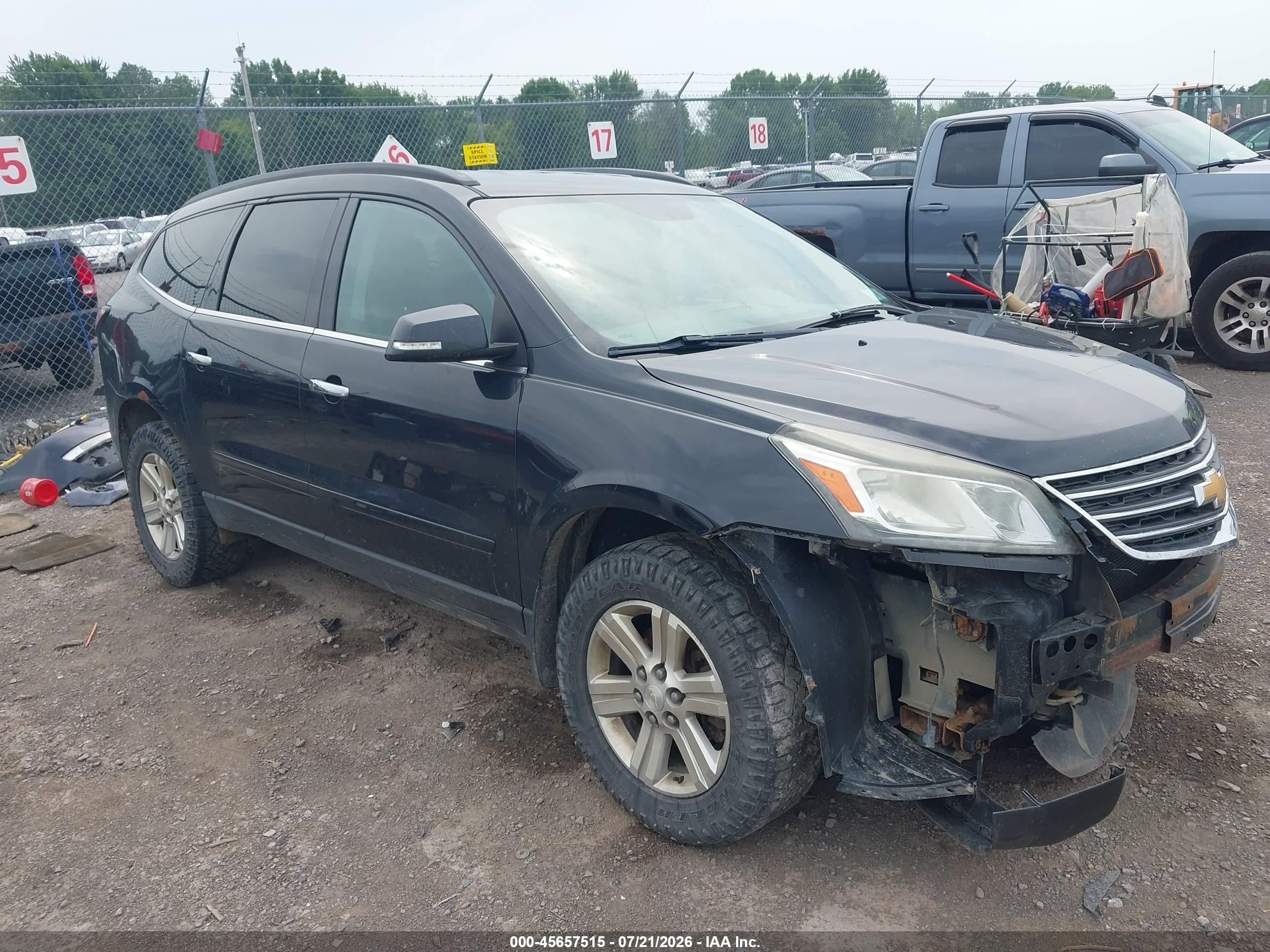 2014 Chevrolet Traverse LT, VIN 1GNKVGKD8EJ212270 — Front end