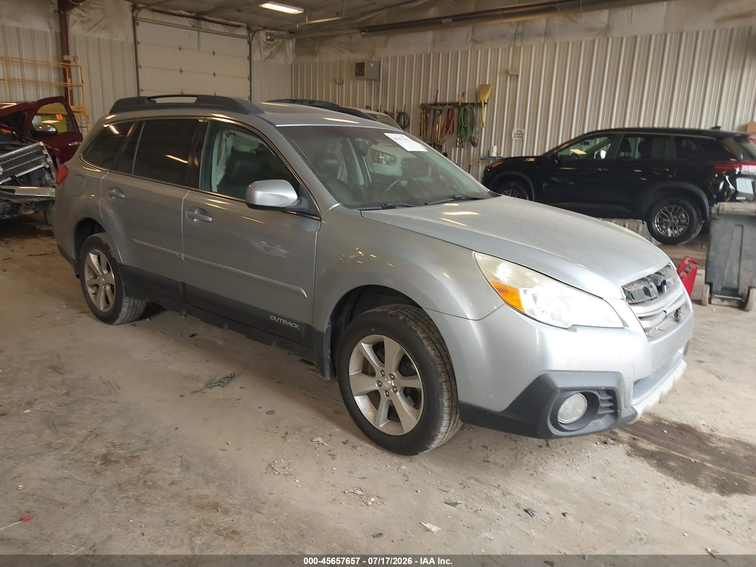 2013 Subaru Outback Limited, VIN 4S4BRBKC1D3276186 — Front end