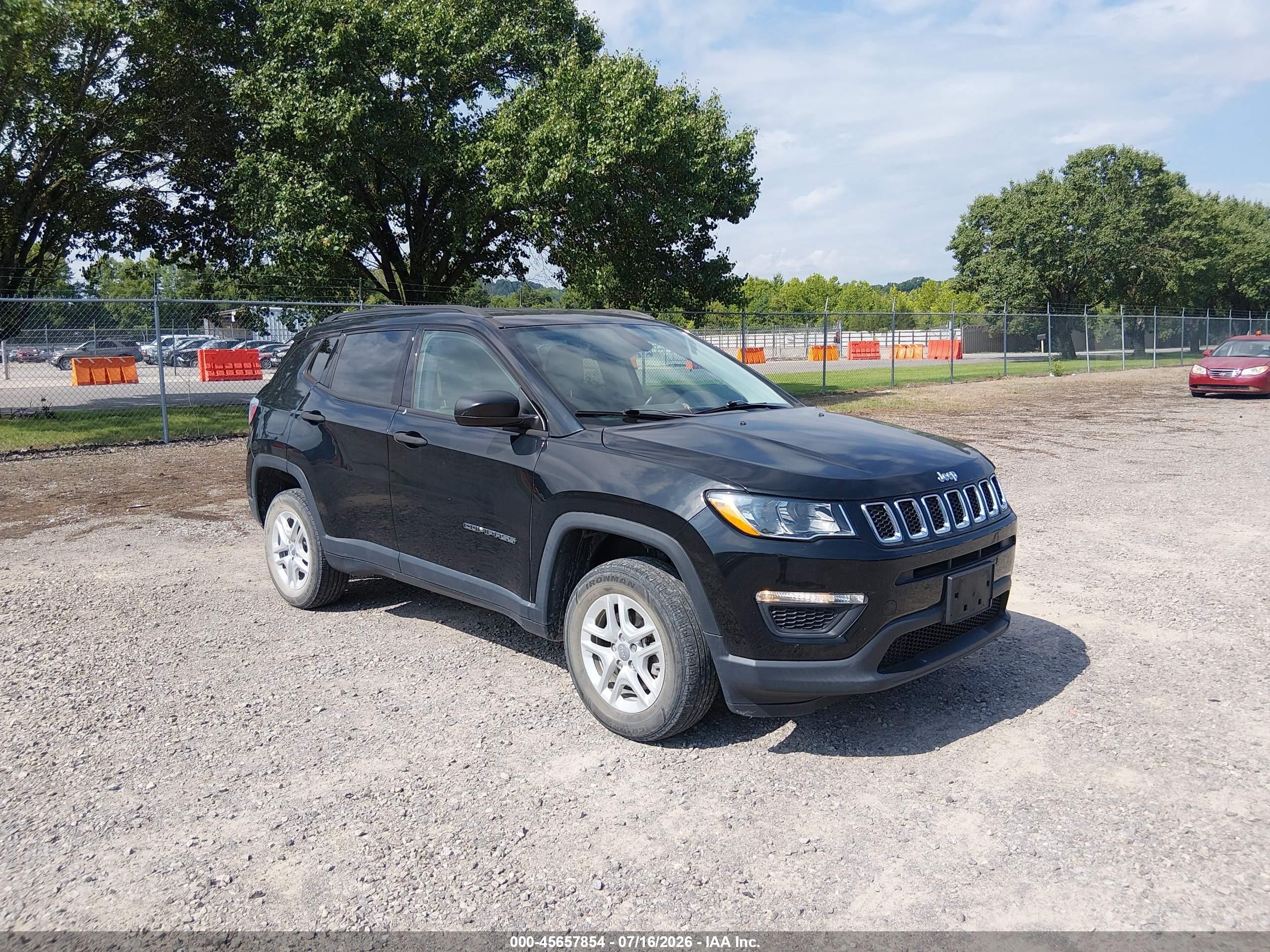 2018 Jeep Compass Sport, VIN 3C4NJDAB8JT415310 — Normal wear