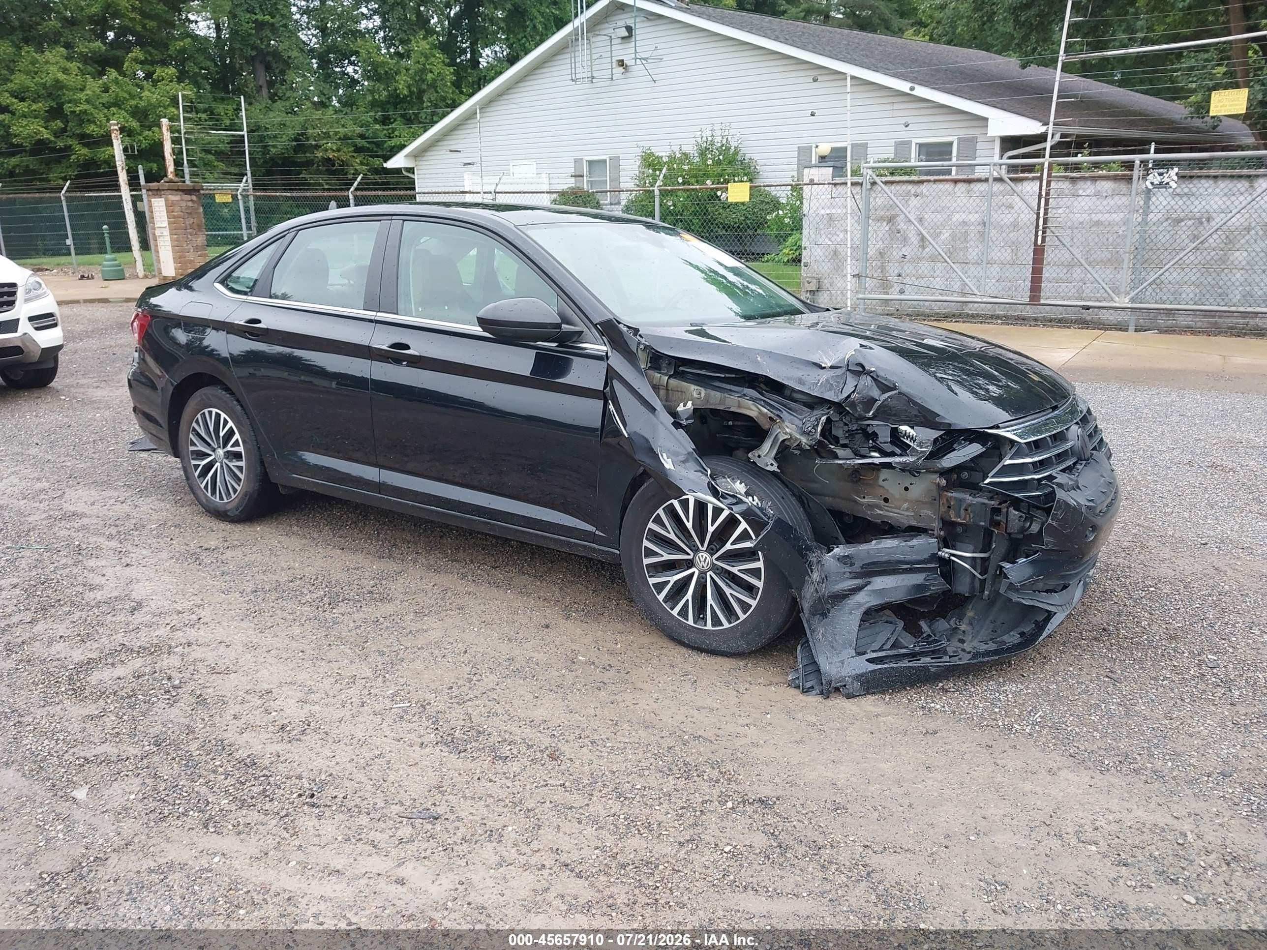 2019 Volkswagen Jetta SEL, VIN 3VWE57BU0KM114982 — Side