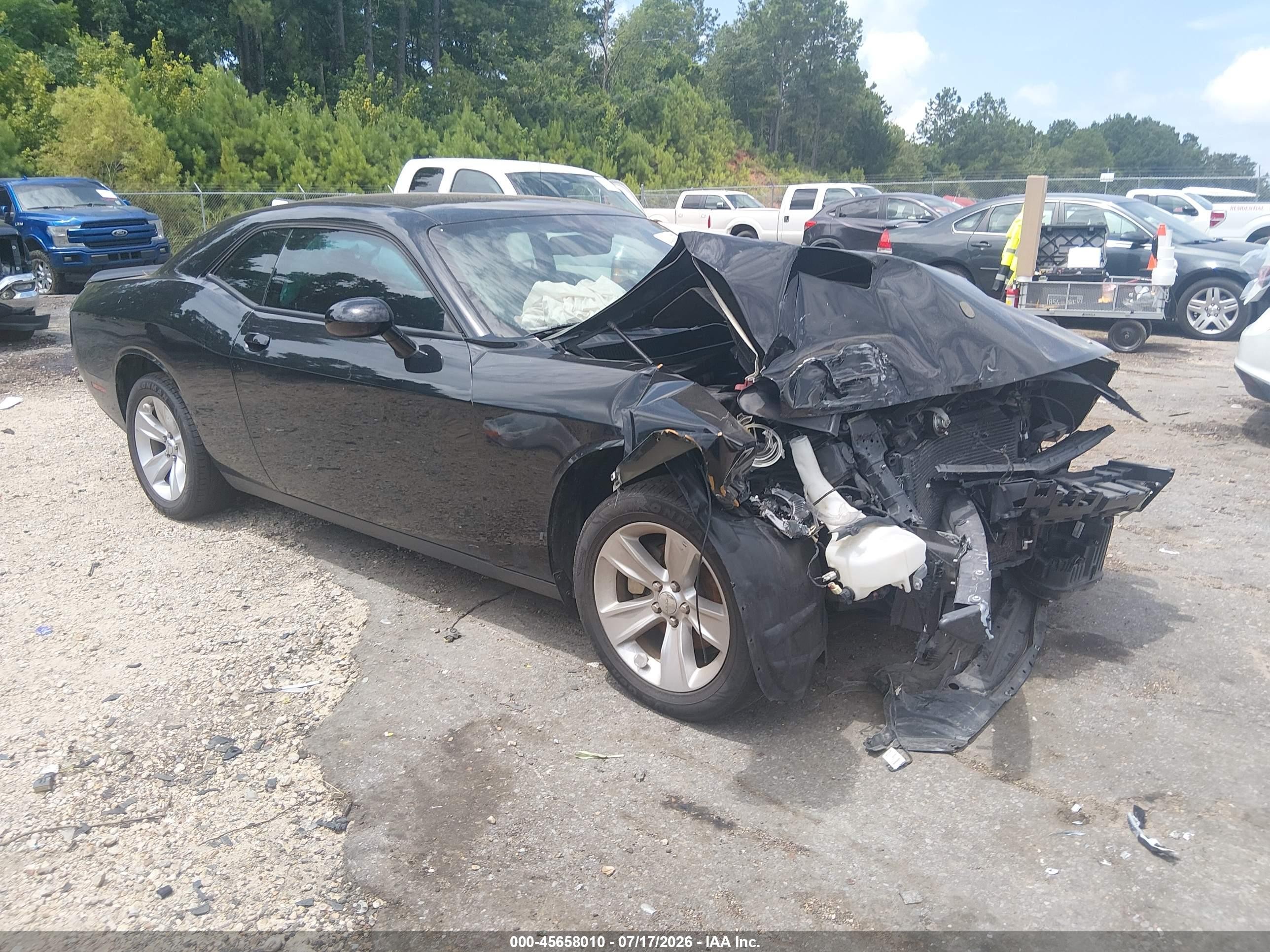 2023 Dodge Challenger SXT, VIN 2C3CDZAG5PH562990 — Front end