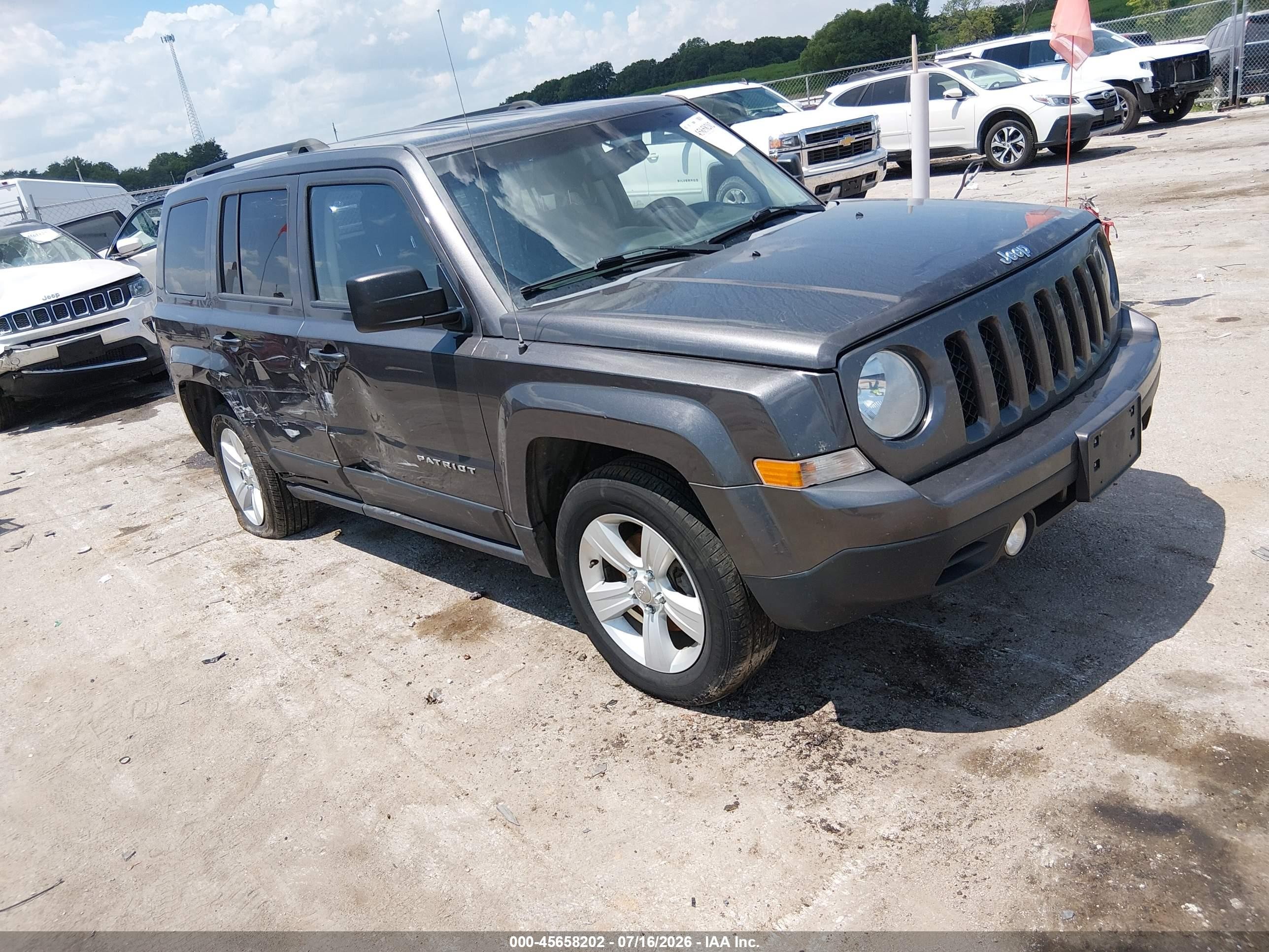 2016 Jeep Patriot Sport, VIN 1C4NJRBB0GD729320 — Side