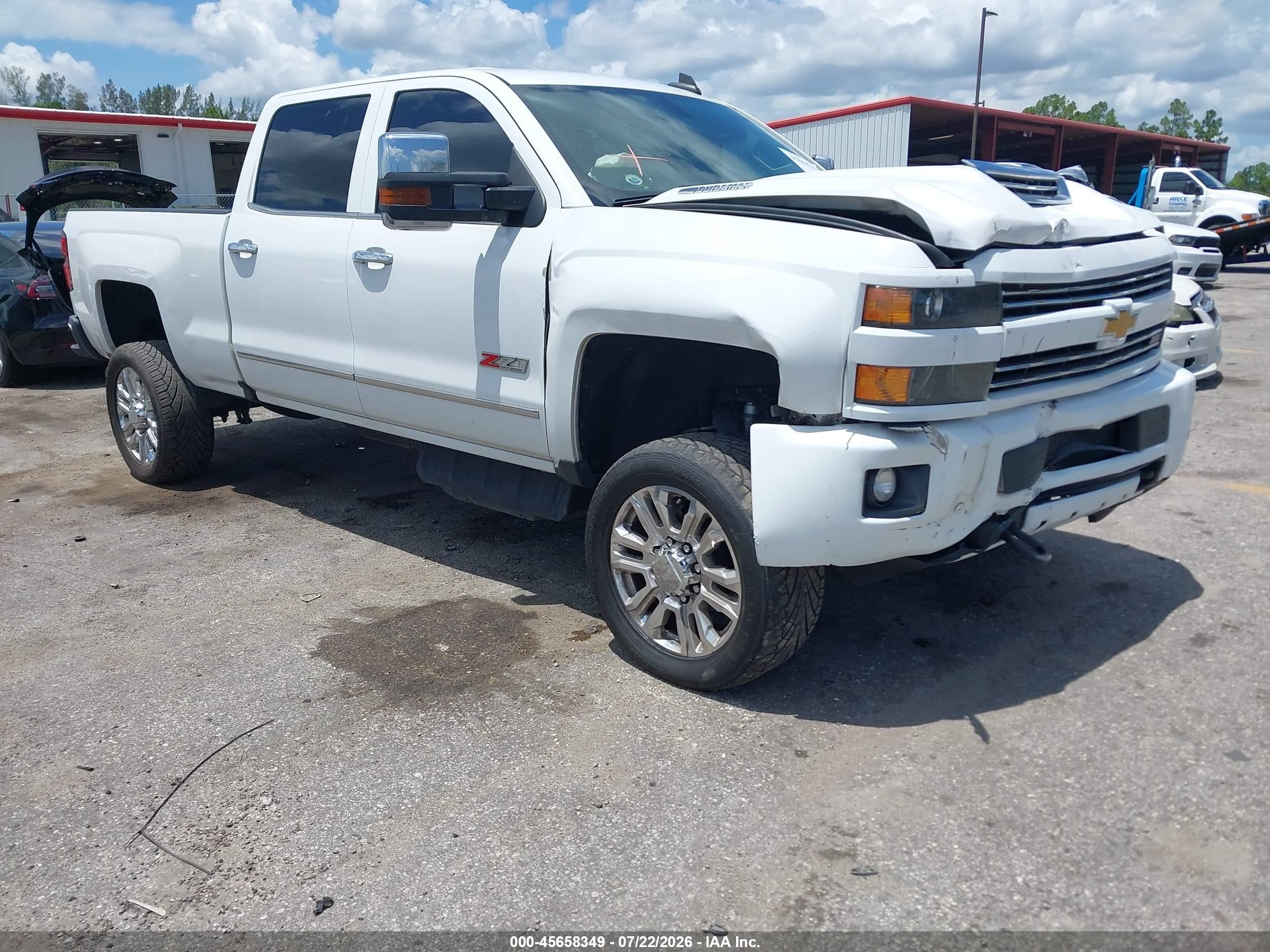2018 Chevrolet Silverado 2500HD LTZ, VIN 1GC1KWEY5JF153665 — Front end
