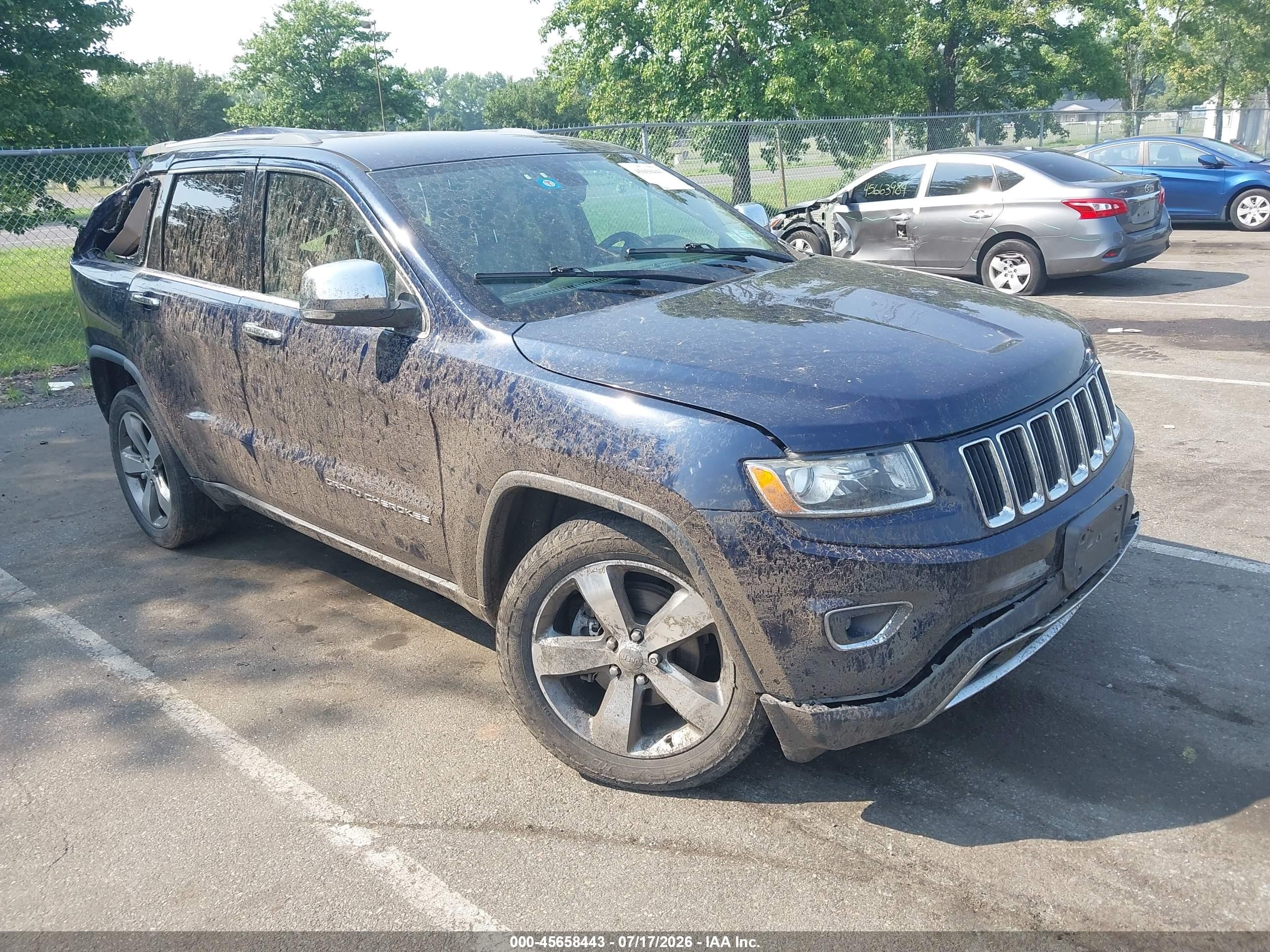2016 Jeep Grand Cherokee Limited, VIN 1C4RJEBGXGC464109 — Rear end