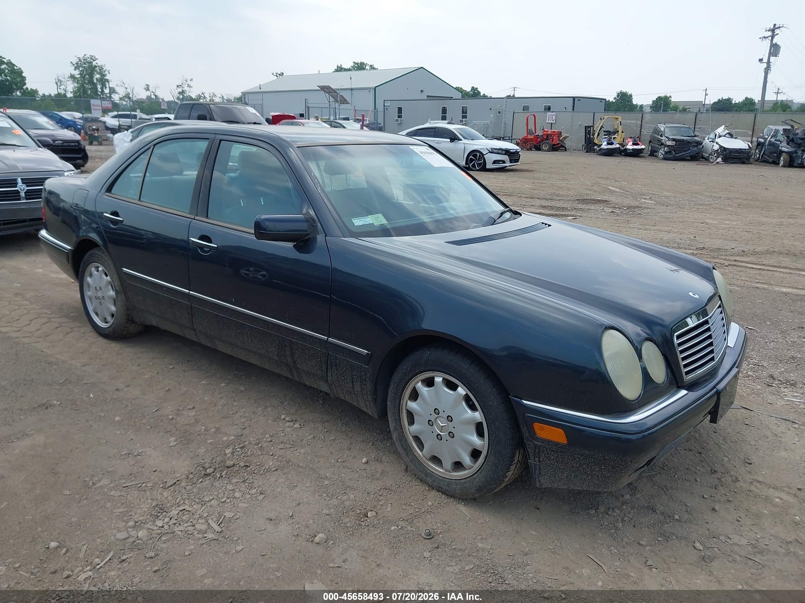 1998 Mercedes-Benz E 320, VIN WDBJF65F8WA697230 — Обычный износ