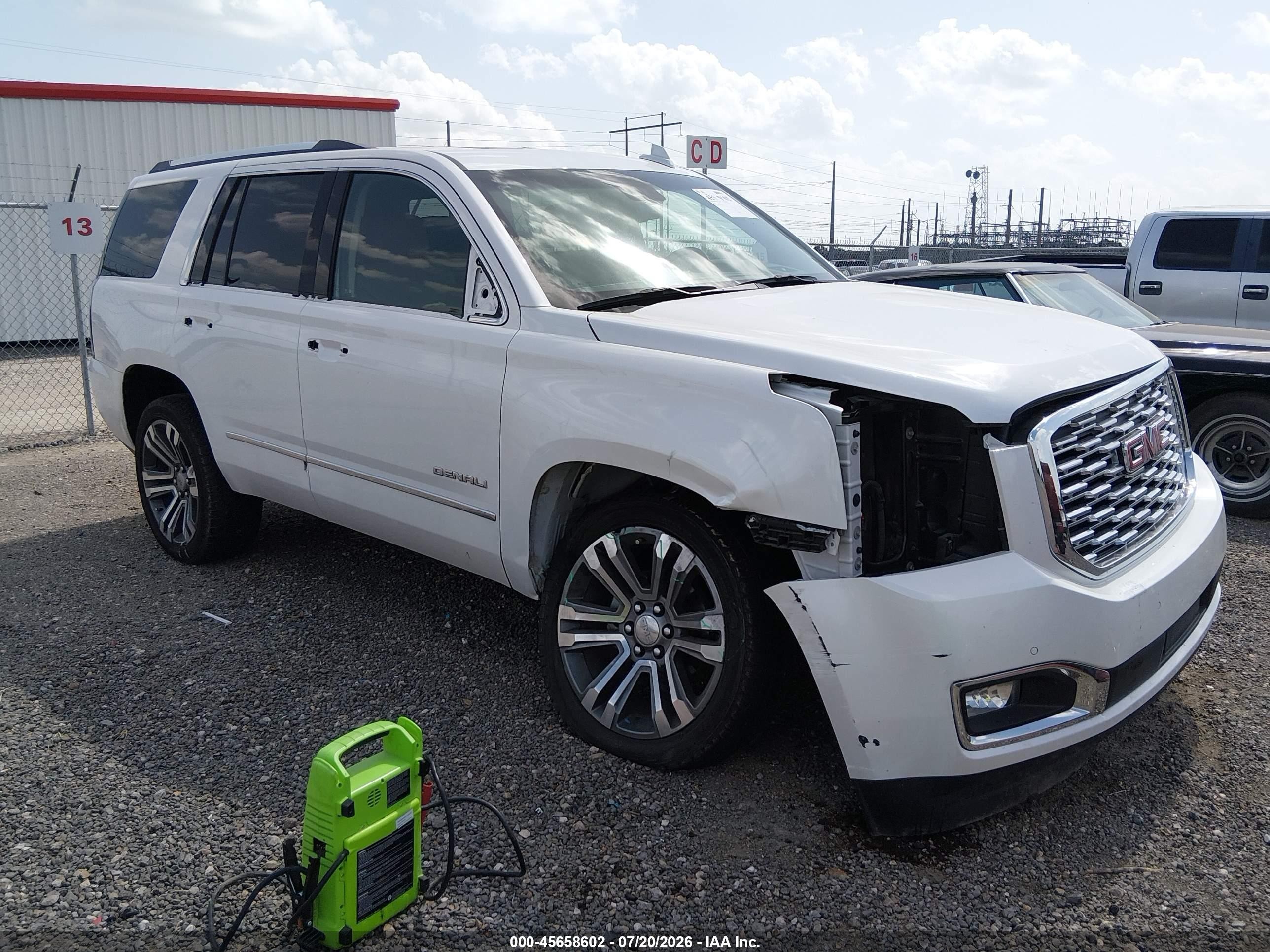 2018 GMC Yukon Denali, VIN 1GKS1CKJ6JR294695 — Front end
