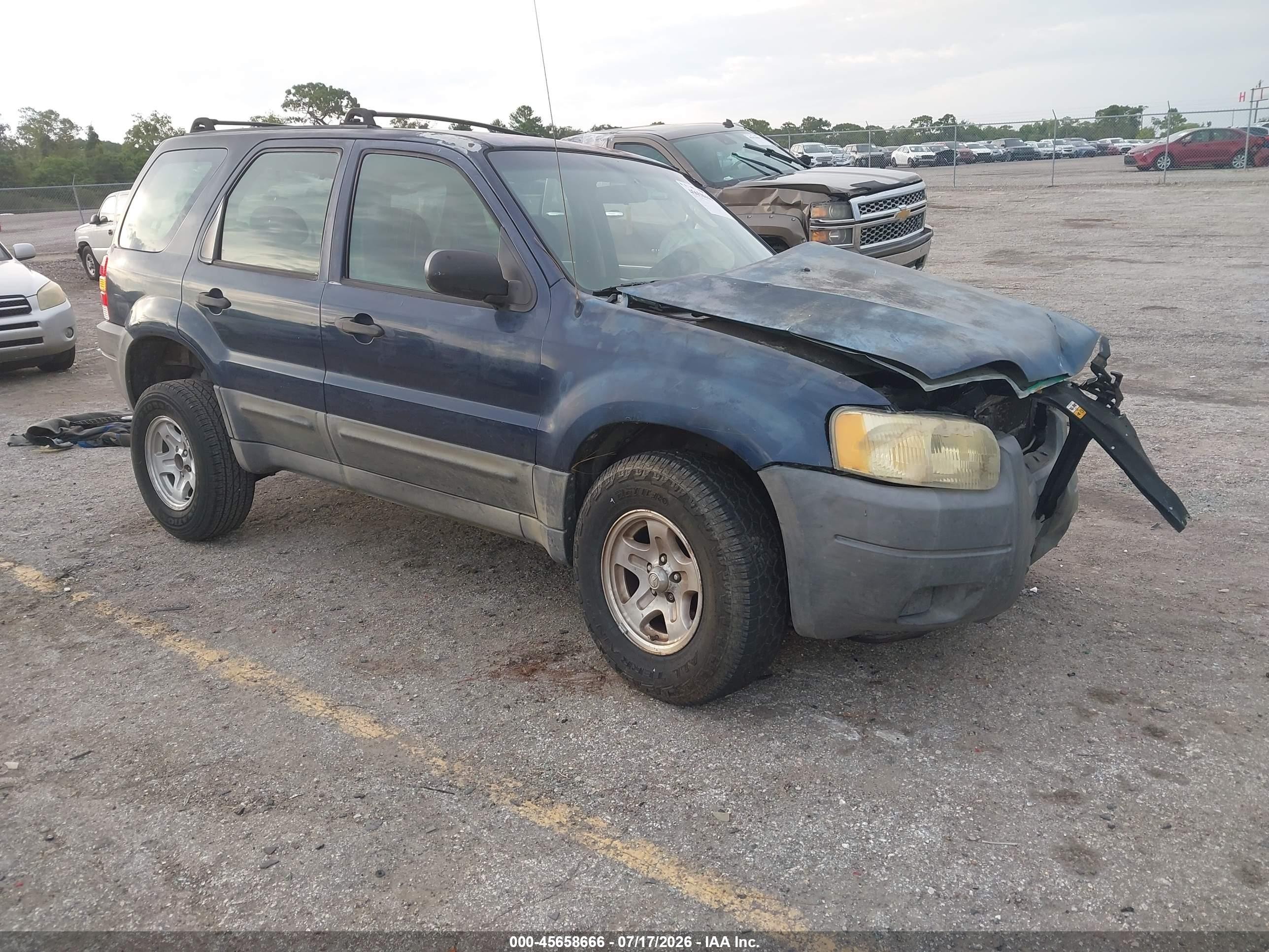 2003 Ford Escape XLS Popular, VIN 1FMYU02153KA91414 — Перед