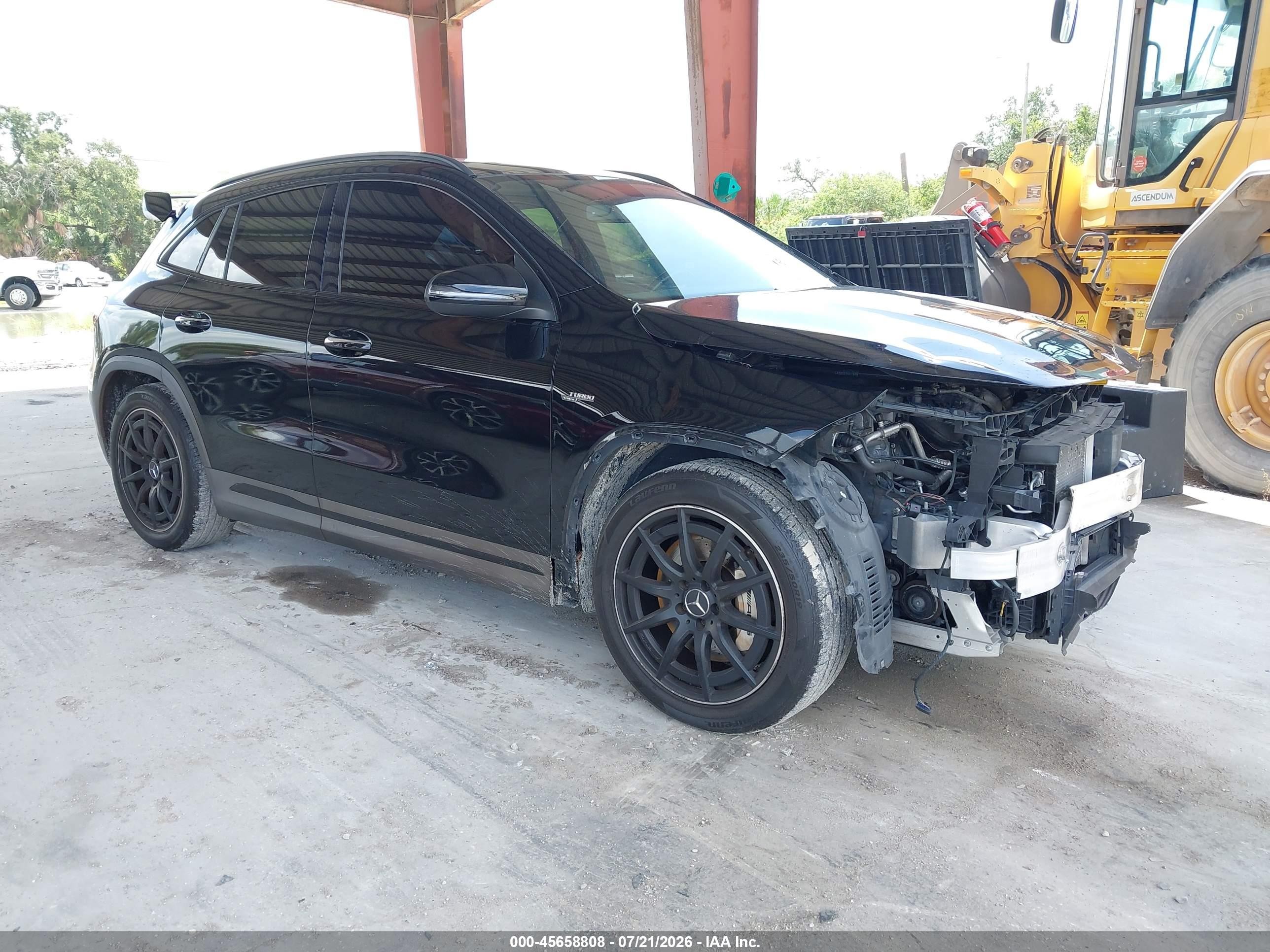 2021 Mercedes-Benz GLA 35 AMG, VIN W1N4N5BBXMJ252345 — Перед