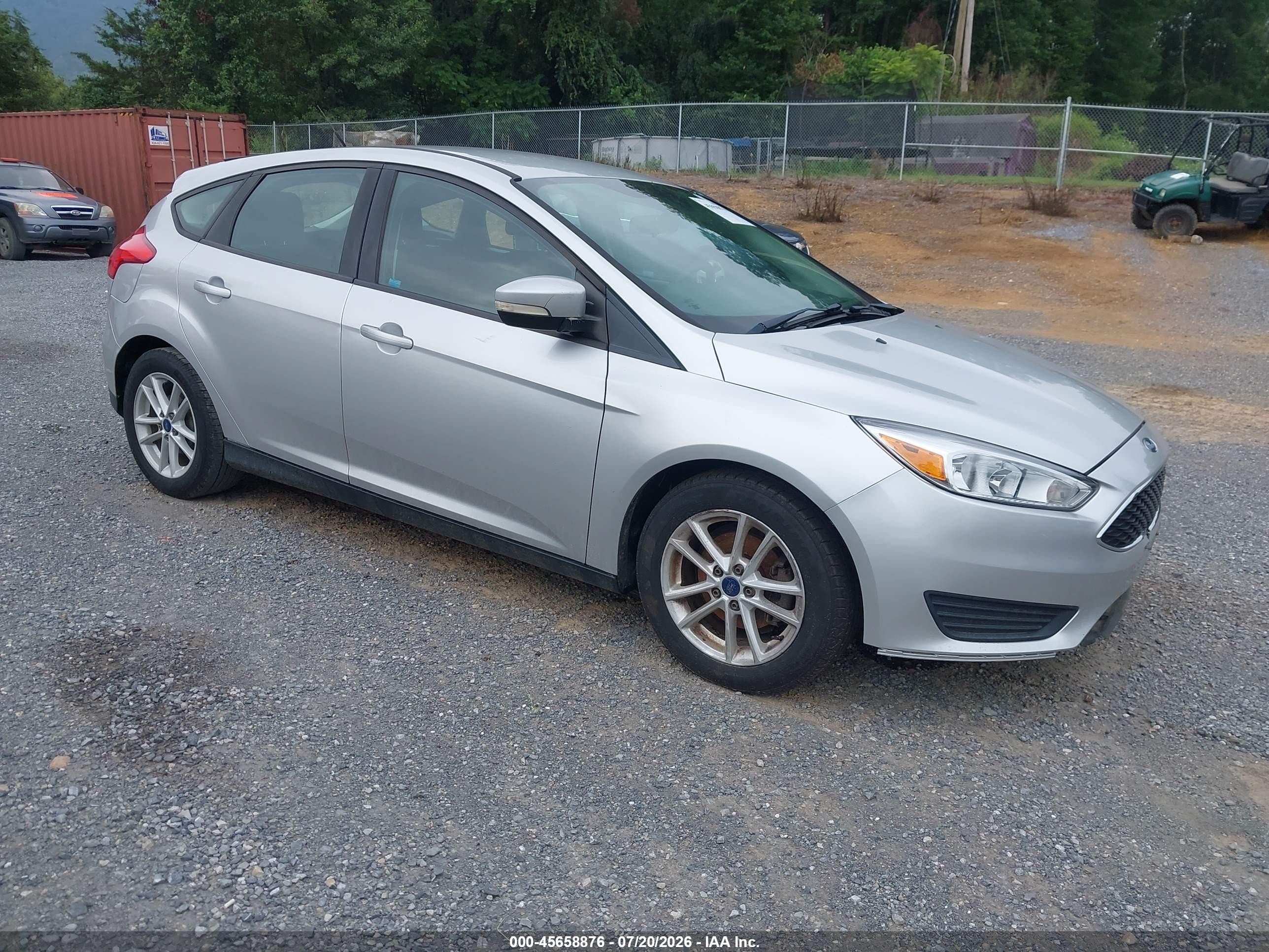 2015 Ford Focus SE, VIN 1FADP3K24FL253123 — All over