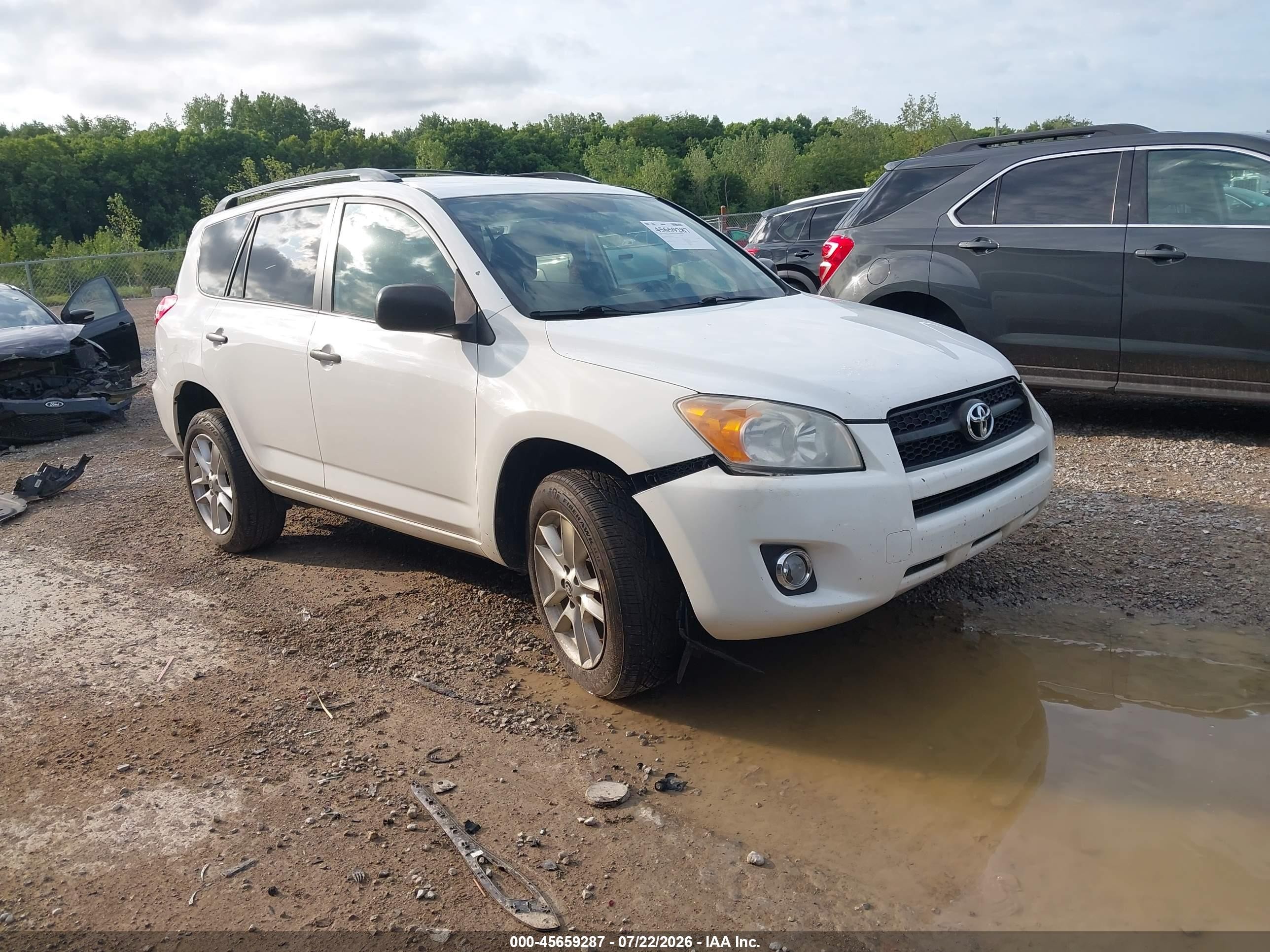2012 Toyota RAV4, VIN 2T3BF4DVXCW257719 — Перед