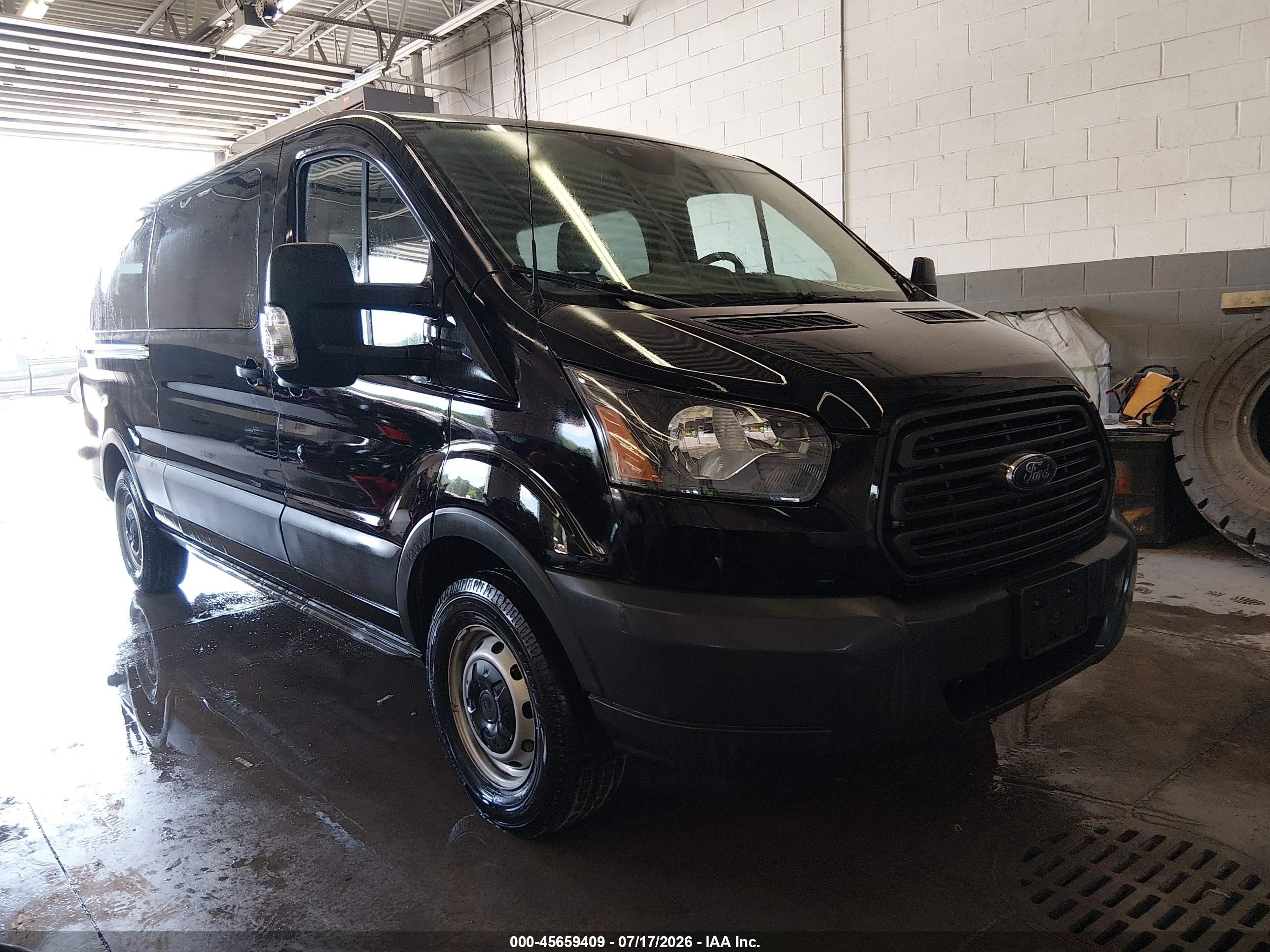 2018 Ford Transit Passenger XLT, VIN 1FBZX2YM0JKB52733 — Normal wear