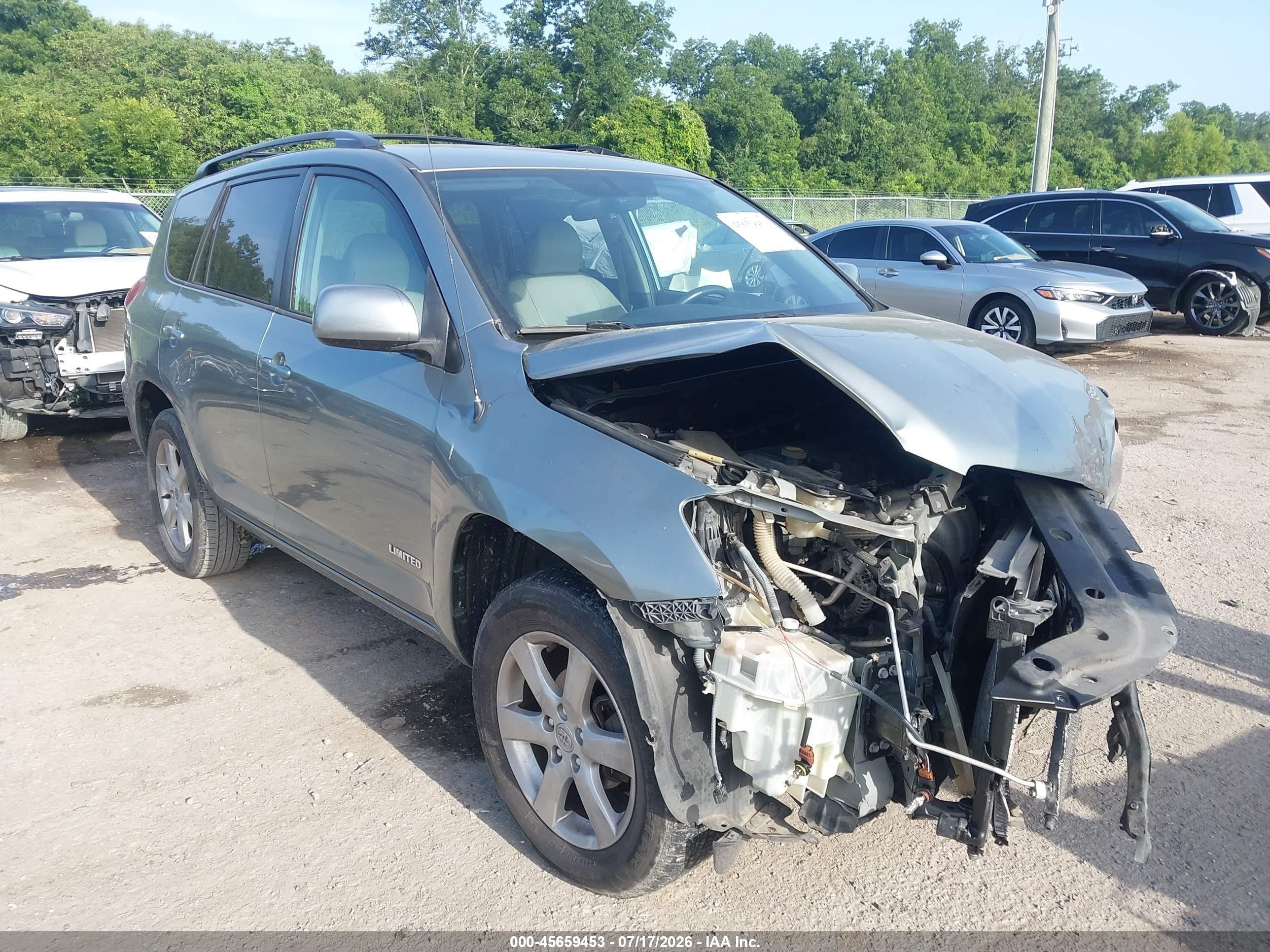 2008 Toyota RAV4 Limited, VIN JTMZD31V786067677 — Front end