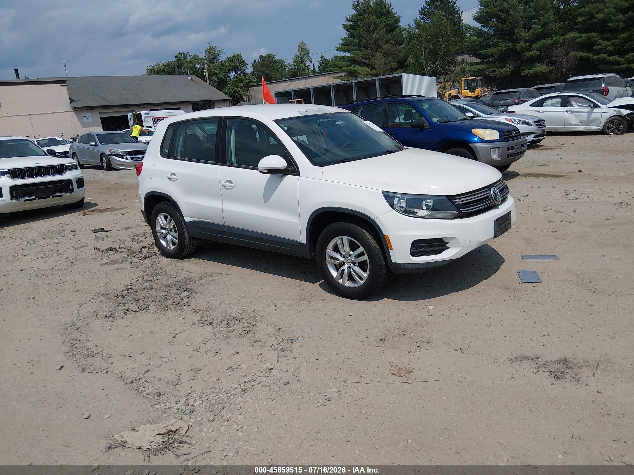 2013 Volkswagen Tiguan S, VIN WVGAV3AX4DW592729 — Normal wear