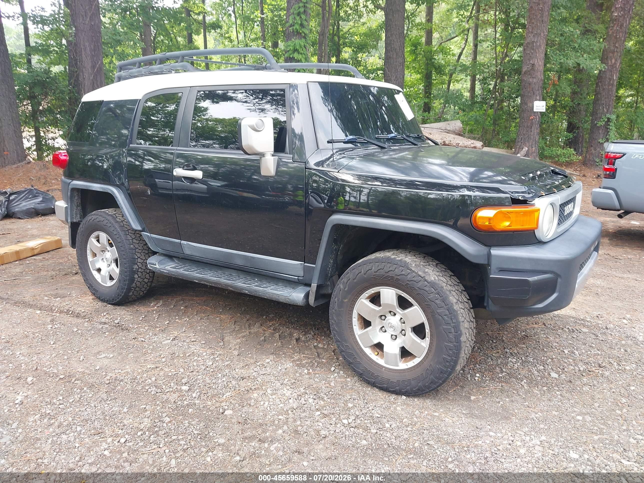 2007 Toyota FJ Cruiser, VIN JTEBU11F870043786 — Normal wear