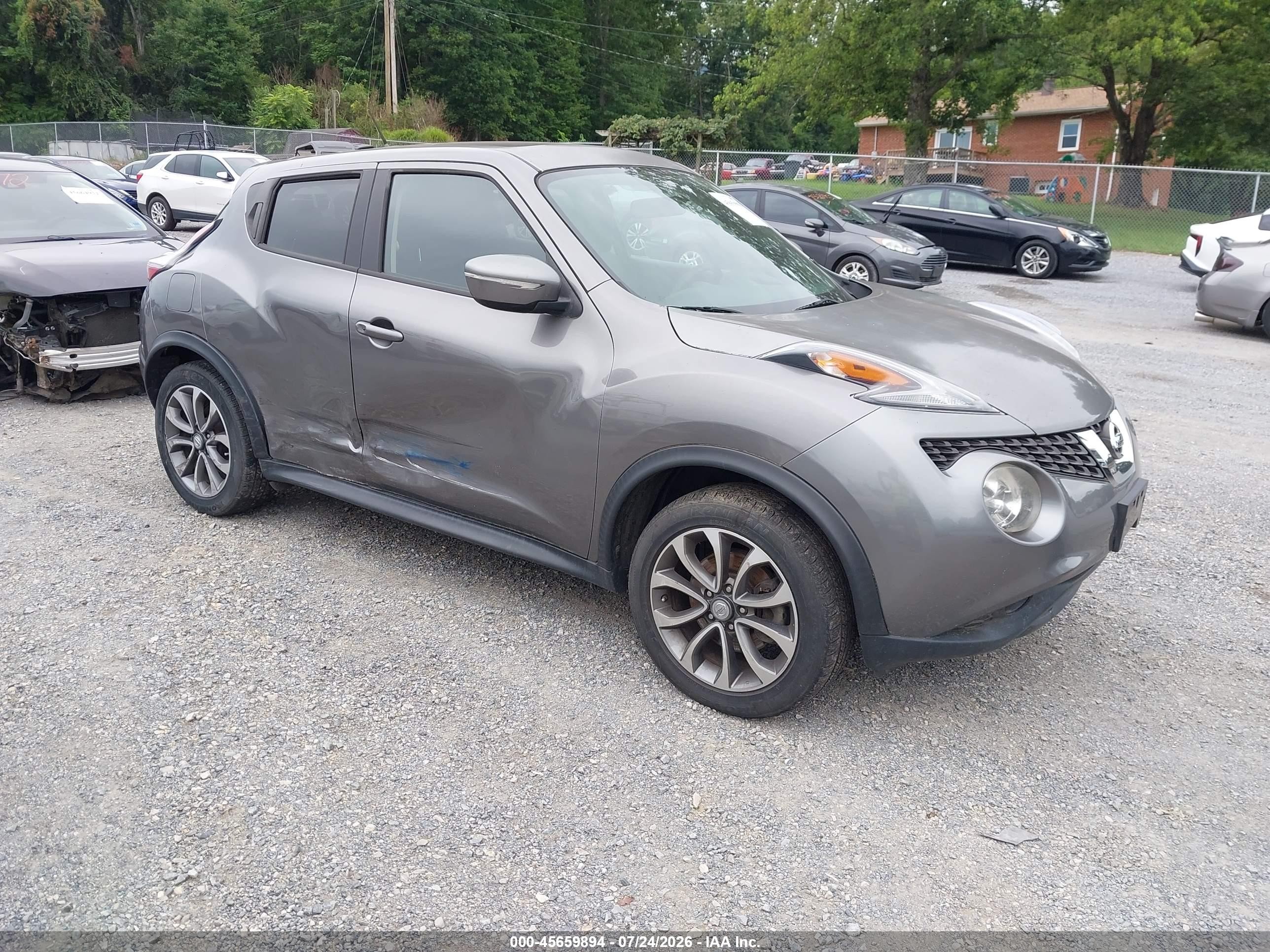 2017 Nissan Juke S, VIN JN8AF5MV8HT752579 — Side