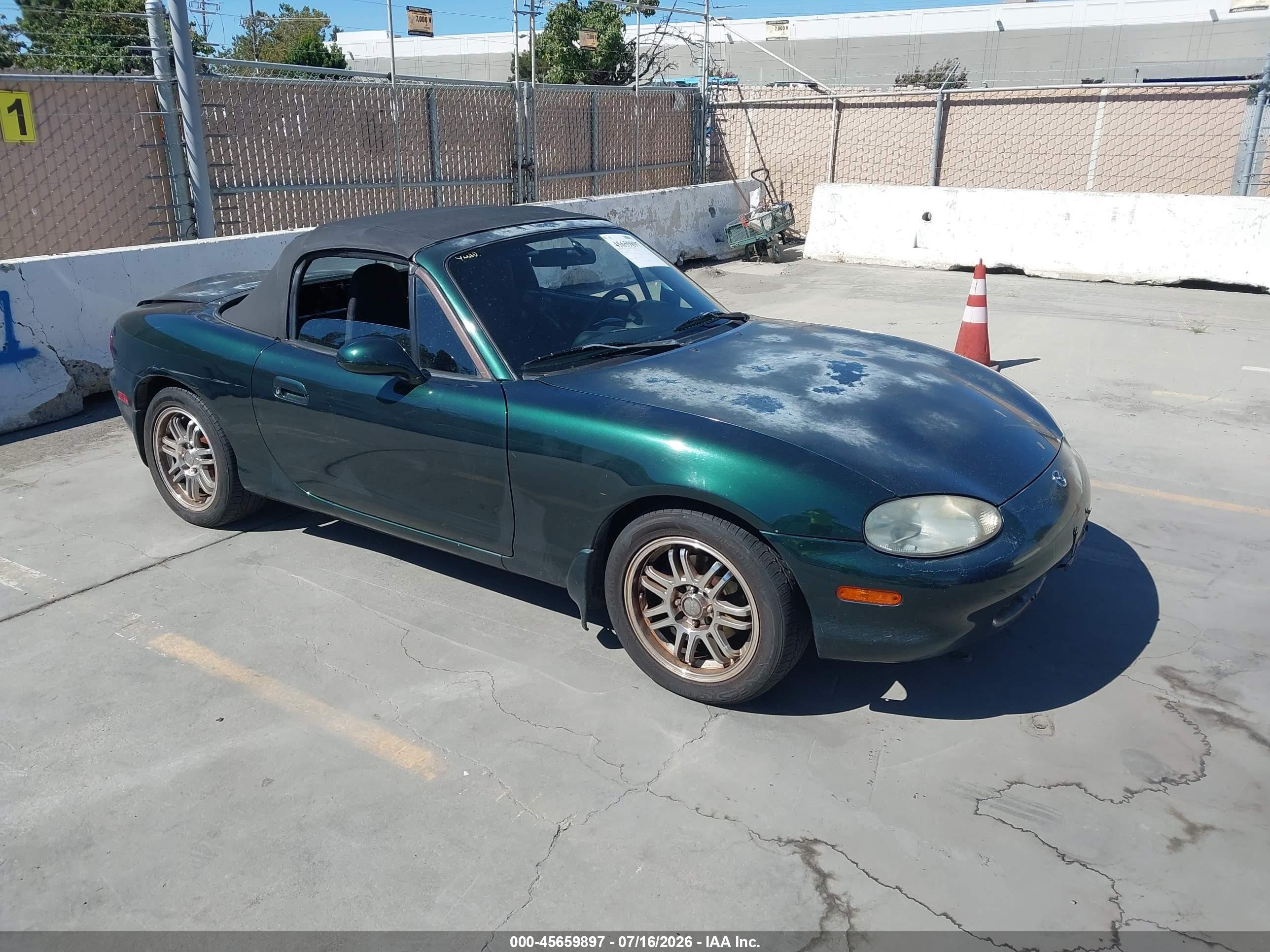 1999 Mazda MX-5 Miata, VIN JM1NB353XX0123304 — Normal wear