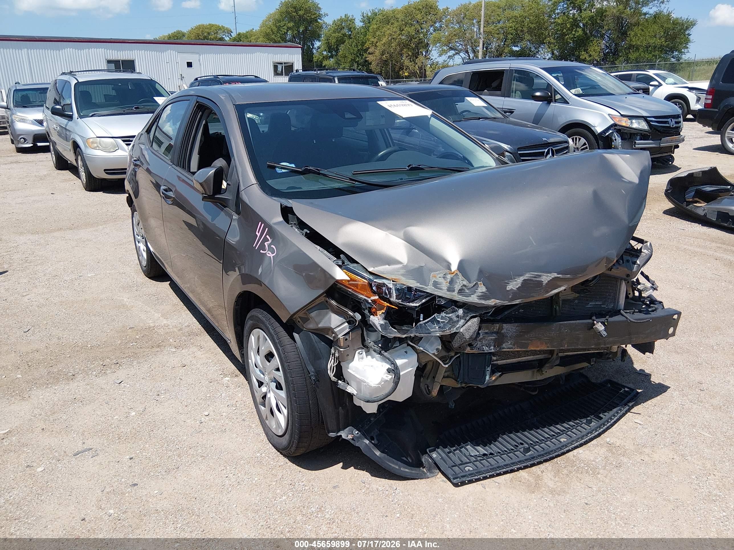 2017 Toyota Corolla L, VIN 5YFBURHE5HP701667 — Перед
