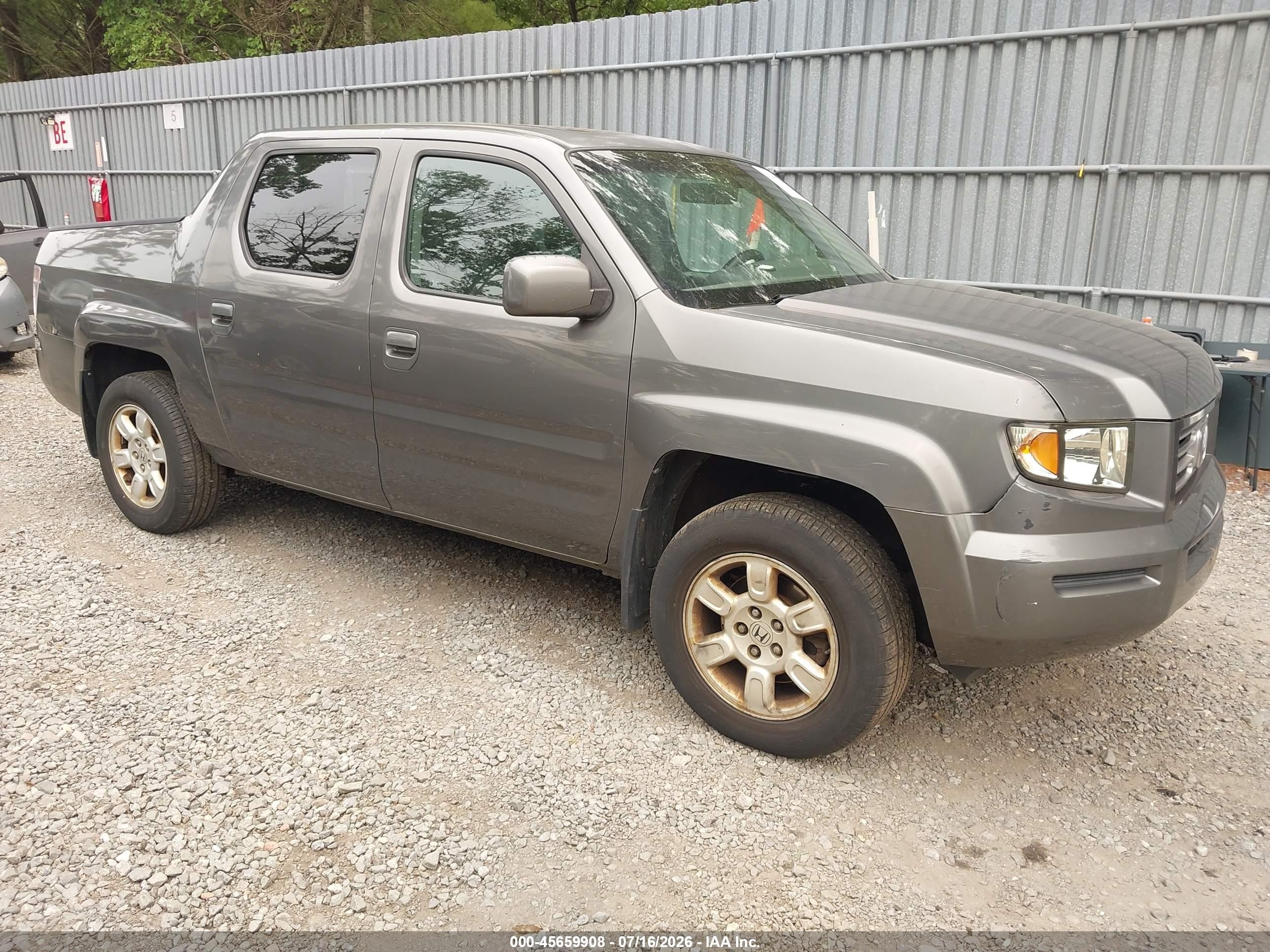 2007 Honda Ridgeline RTL, VIN 2HJYK16517H525348 — Normal wear