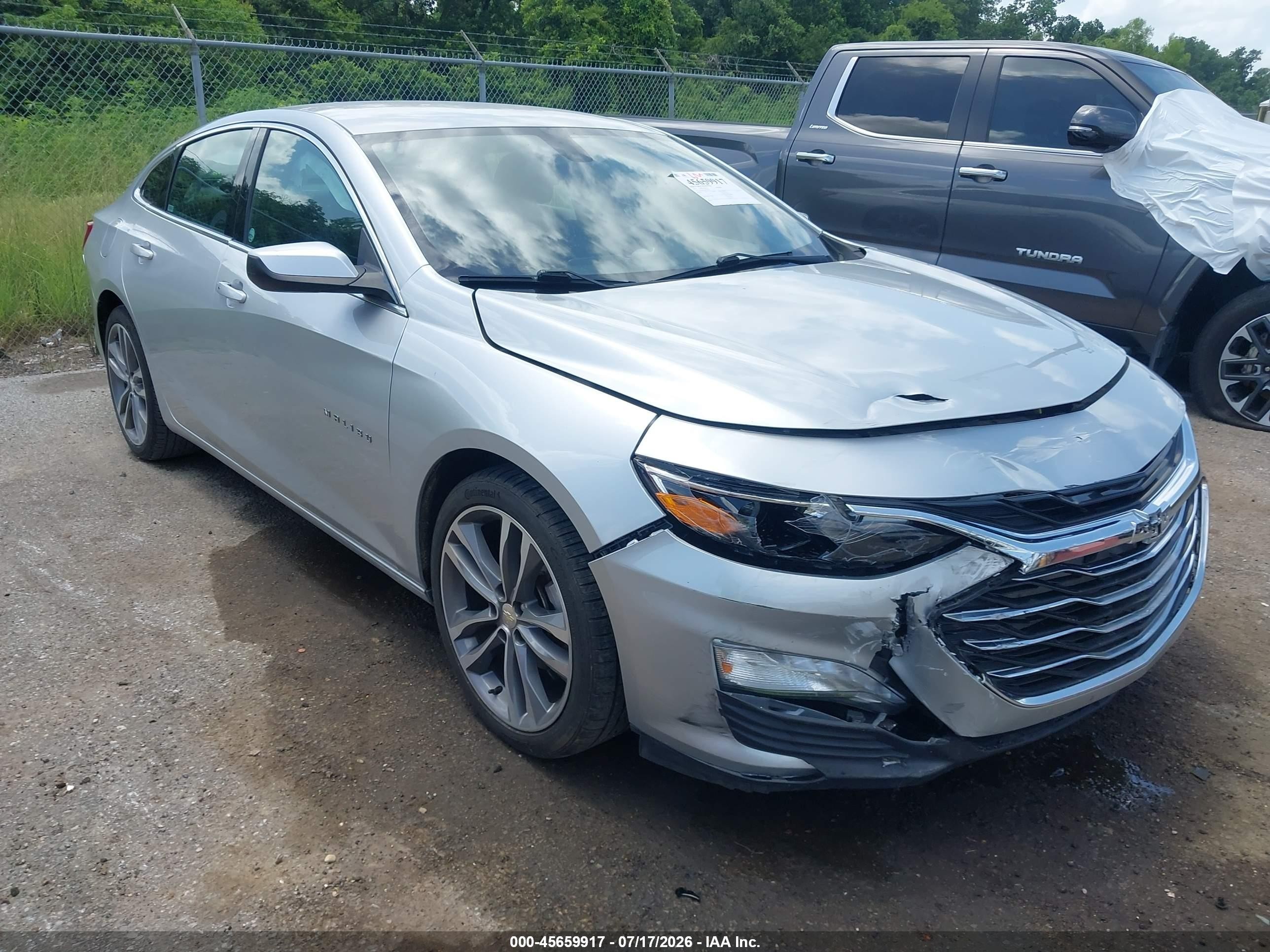 2021 Chevrolet Malibu LT, VIN 1G1ZD5STXMF070732 — Перед