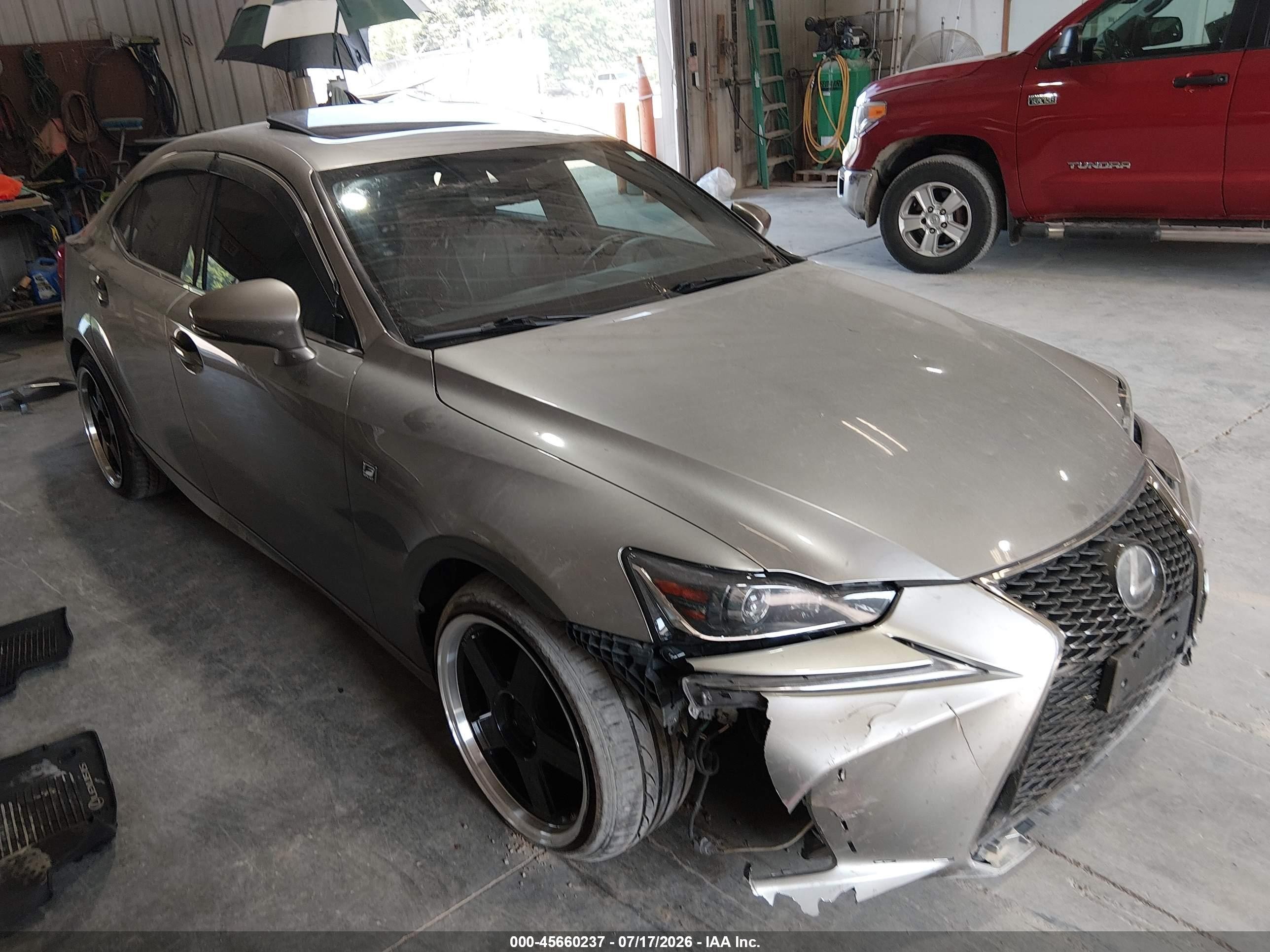 2017 Lexus IS 350 F Sport, VIN JTHCE1D23H5013760 — Град