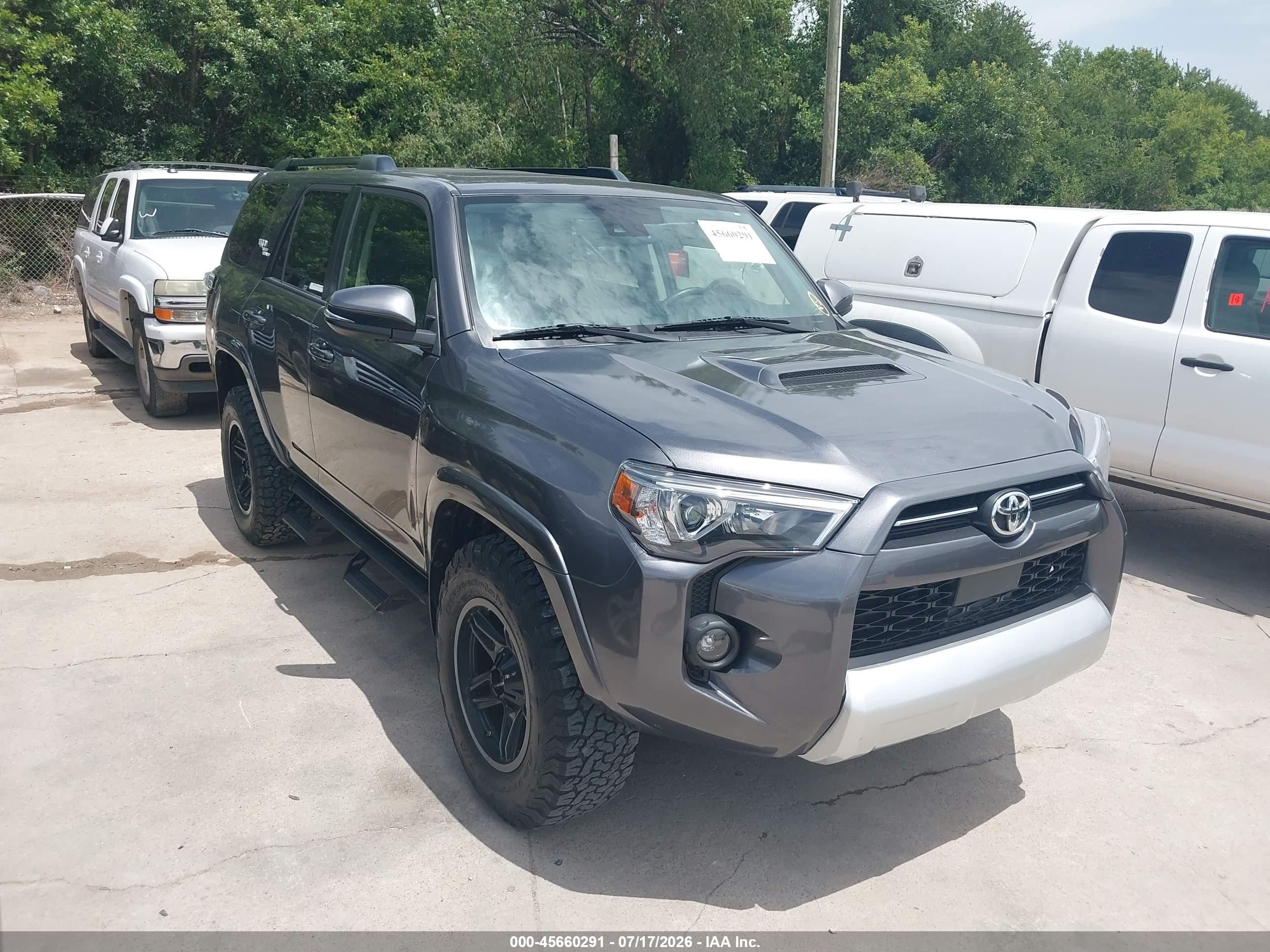 2021 Toyota 4Runner TRD Off Road Premium, VIN JTERU5JR3M5865314 — Front end