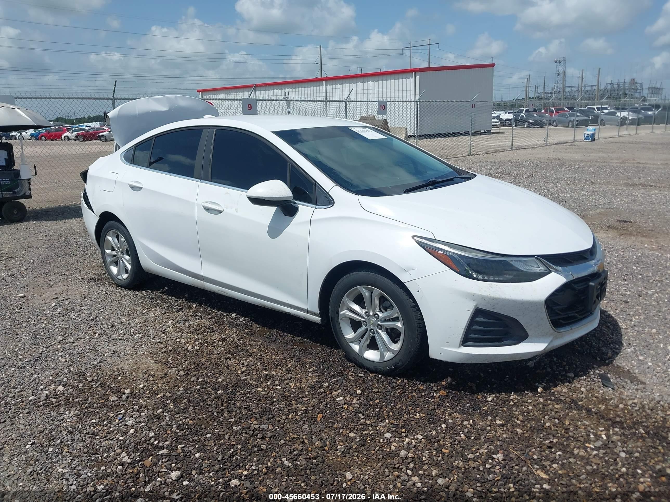 2019 Chevrolet Cruze LT, VIN 1G1BE5SM6K7108441 — Зад