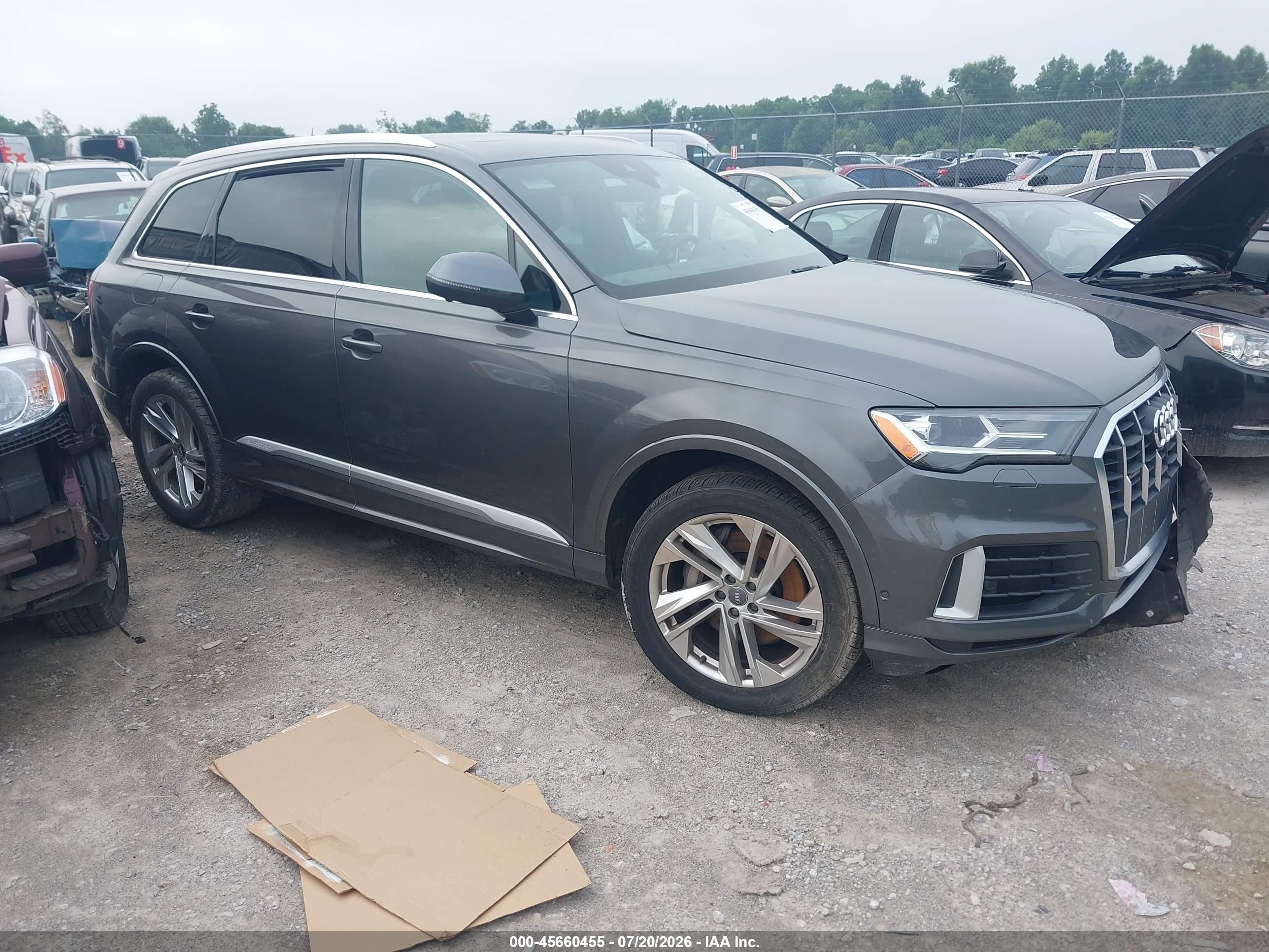 2020 Audi Q7 Premium Plus, VIN WA1LXAF78LD000354 — Перед