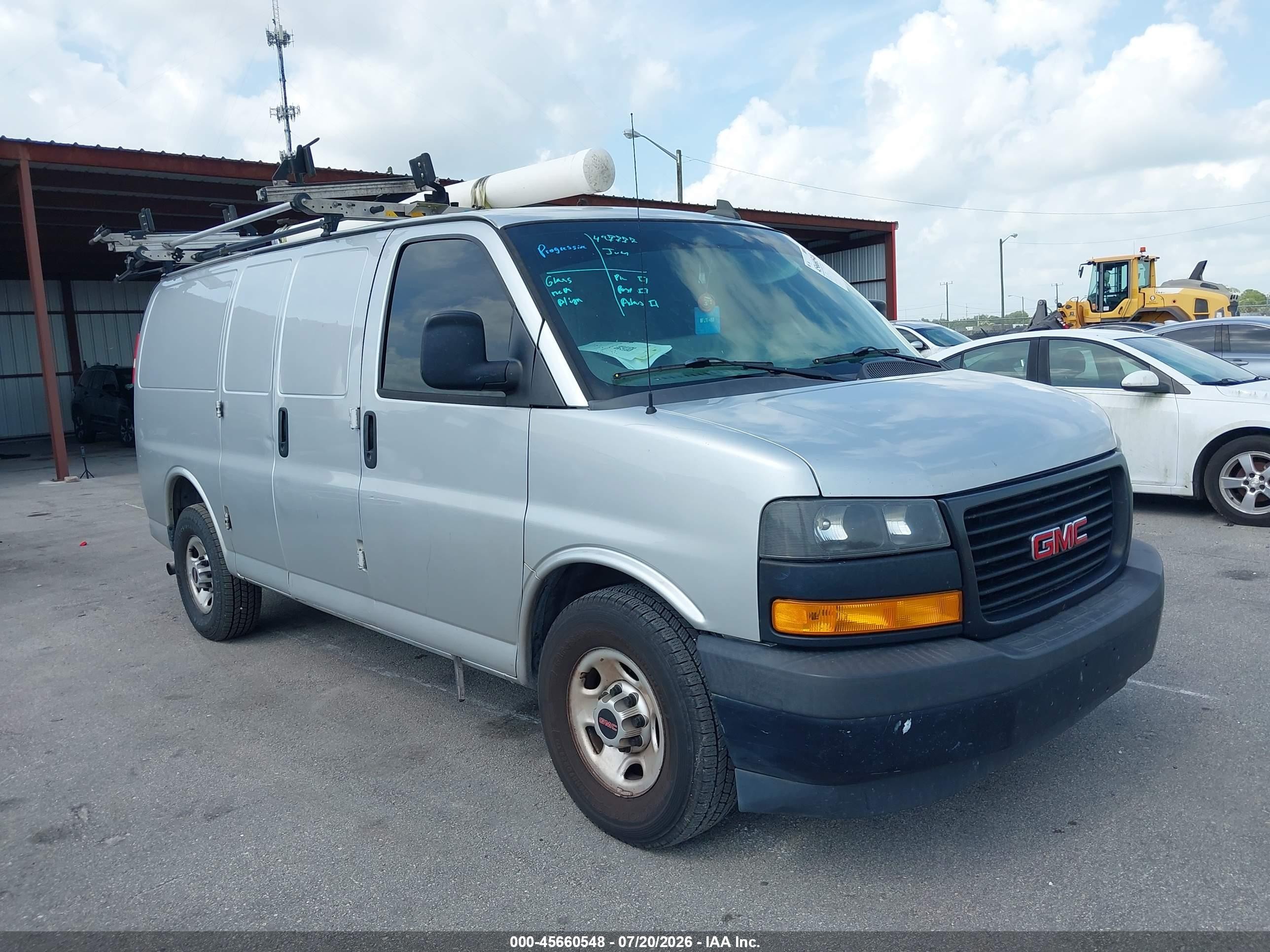 2018 GMC Savana Cargo, VIN 1GTW7AFG4J1189473 — Rear end