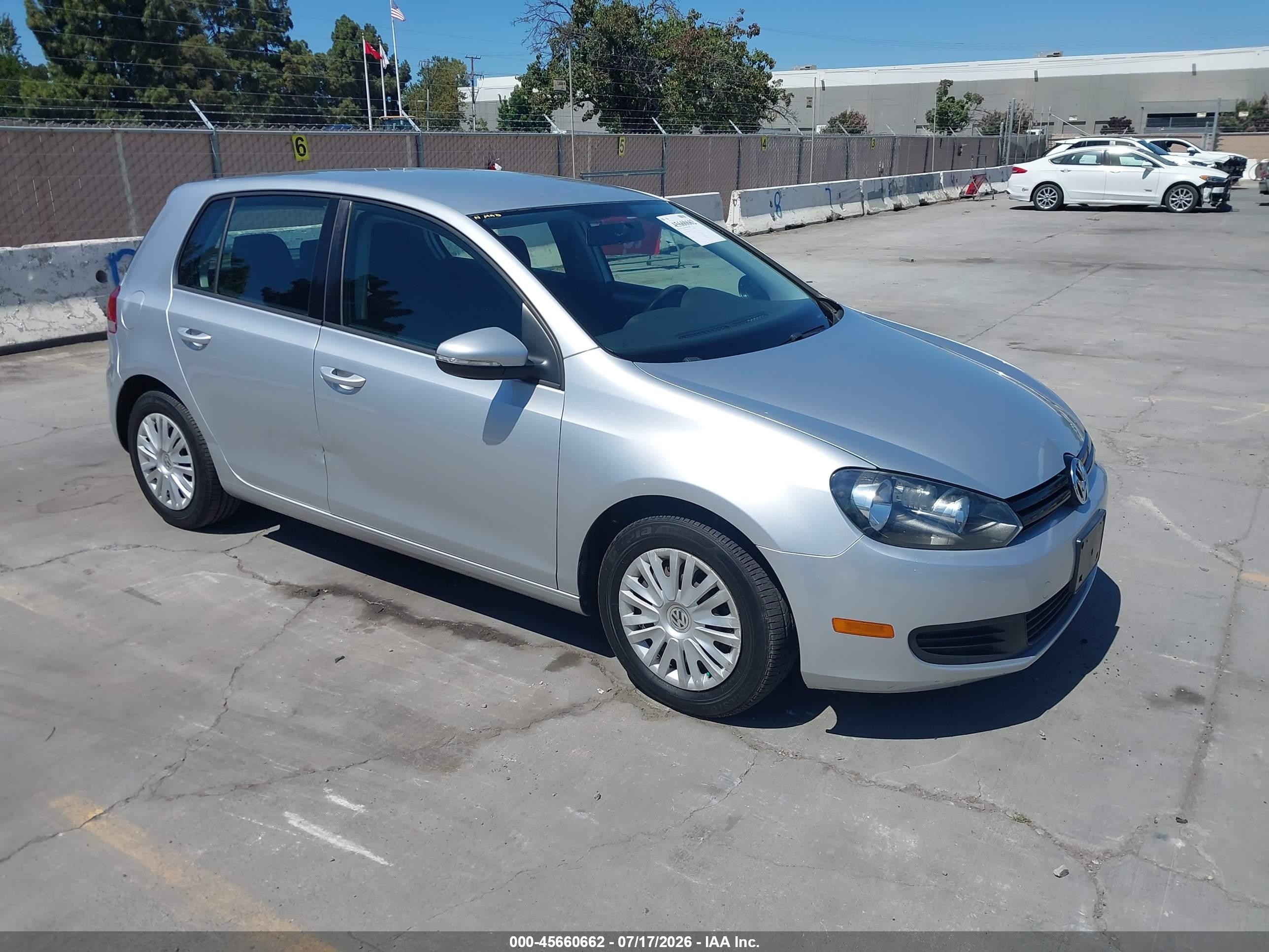 2013 Volkswagen Golf, VIN WVWDB7AJ2DW130506 — Side