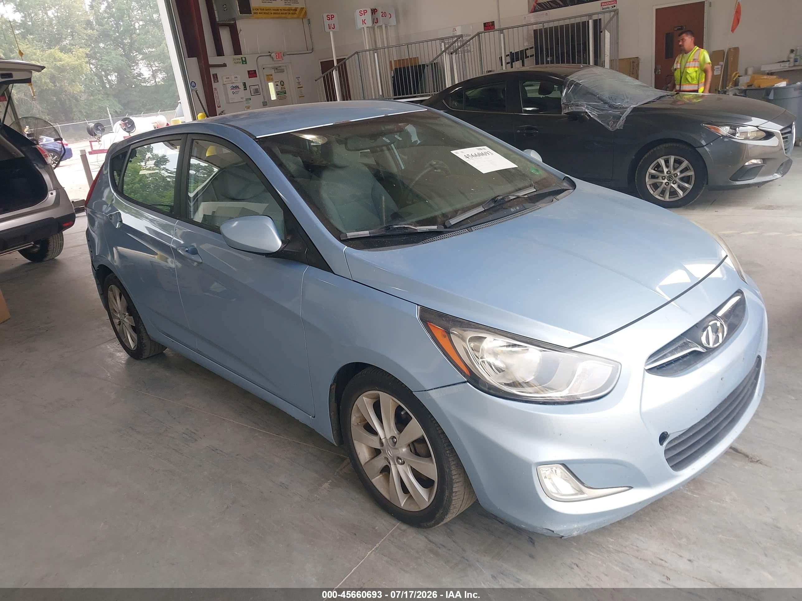 2012 Hyundai Accent SE, VIN KMHCU5AEXCU054701 — Rear end