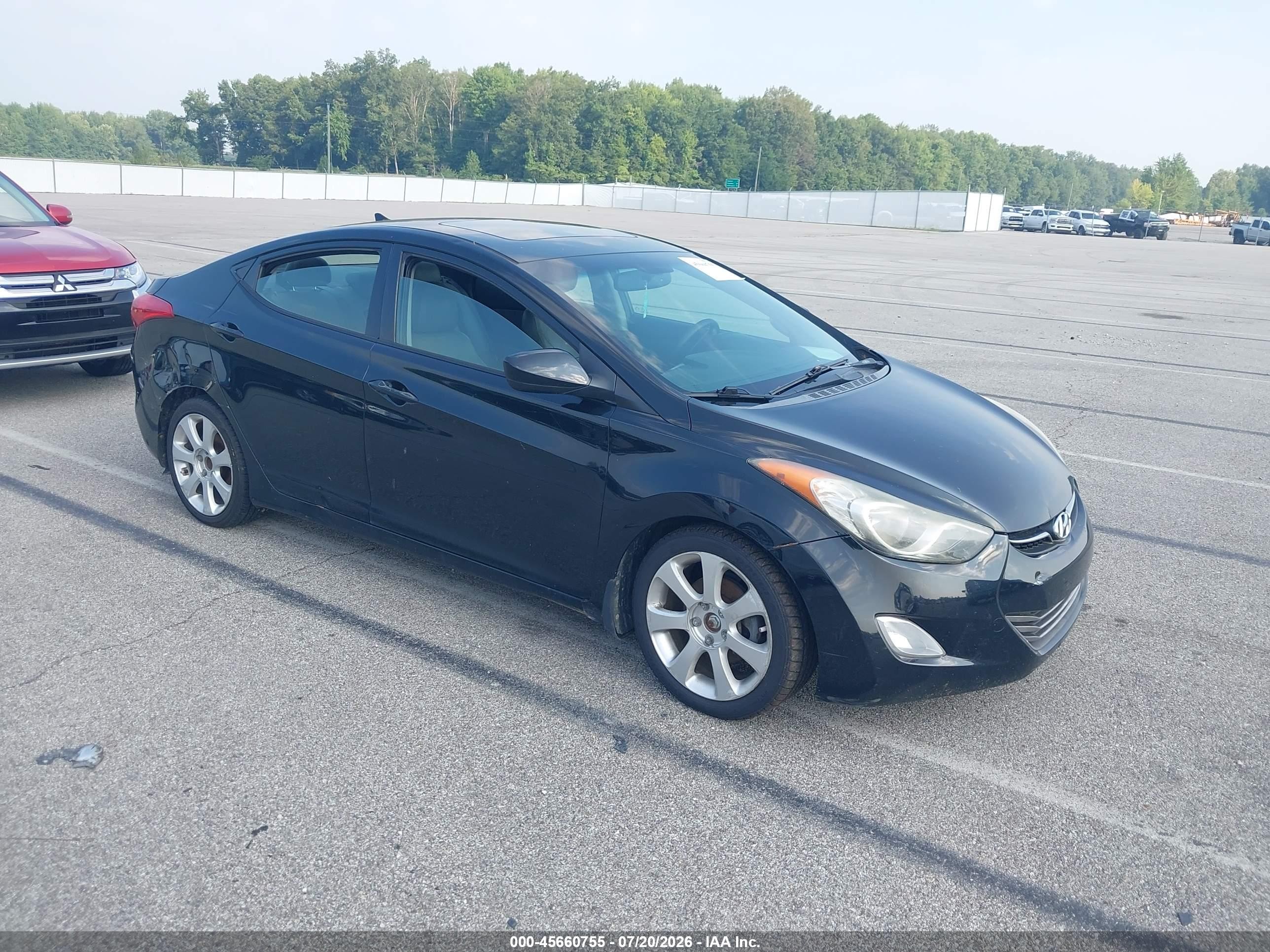 2013 Hyundai Elantra Limited, VIN 5NPDH4AE6DH318242 — Normal wear