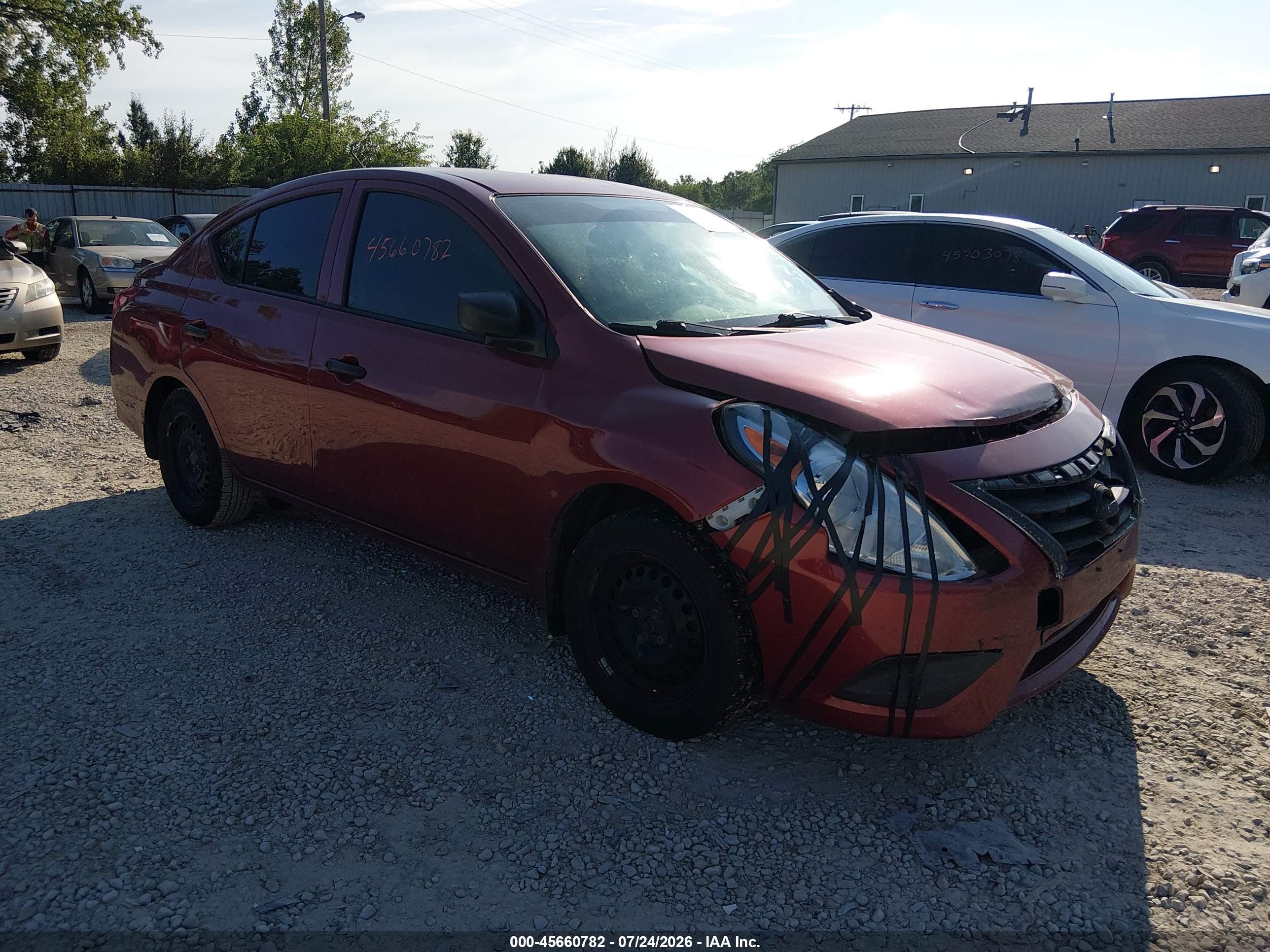 2017 Nissan Versa SV, VIN 3N1CN7AP7HL885740 — Перед