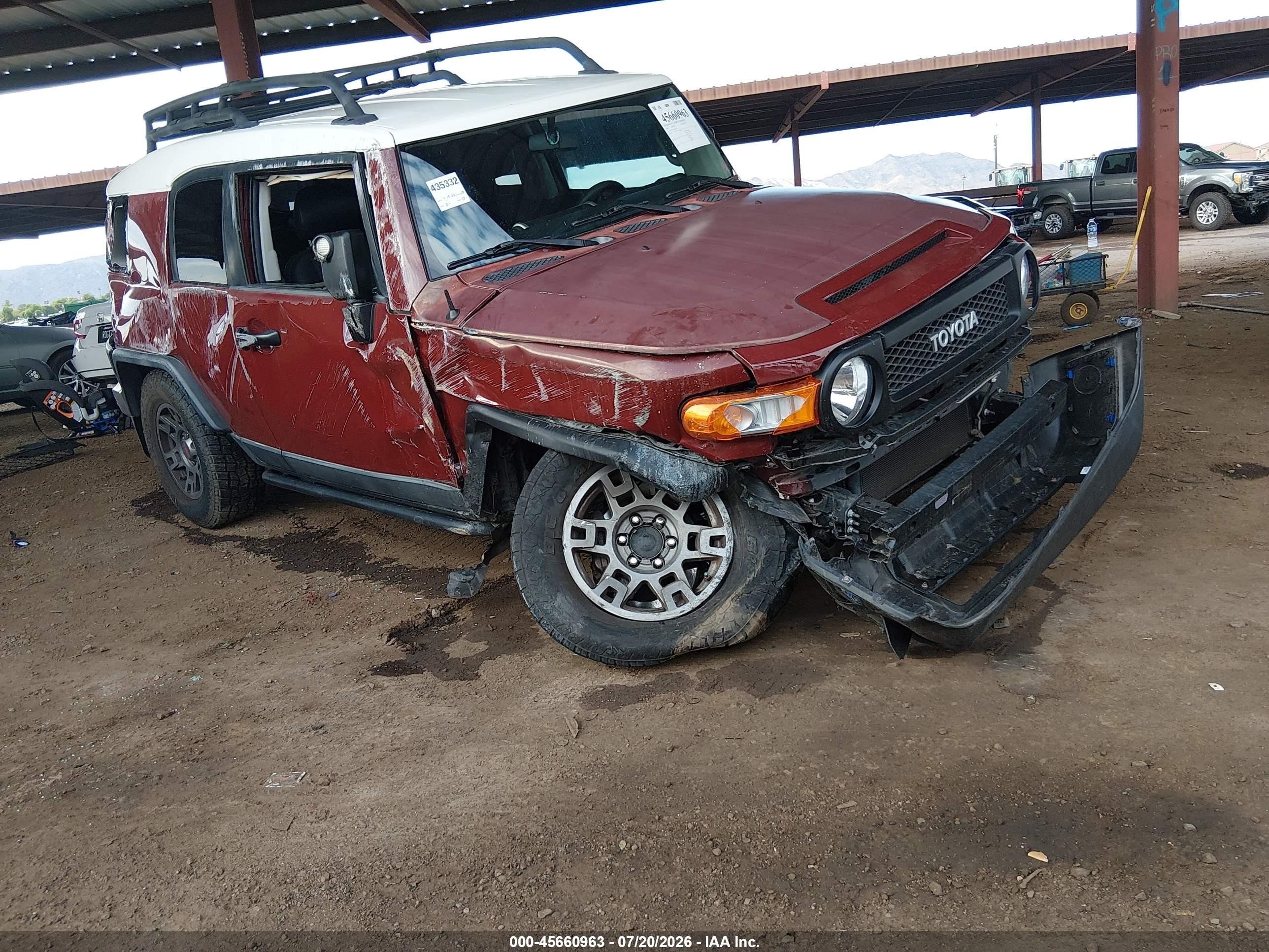 2008 Toyota FJ Cruiser, VIN JTEBU11F58K022853 — Side