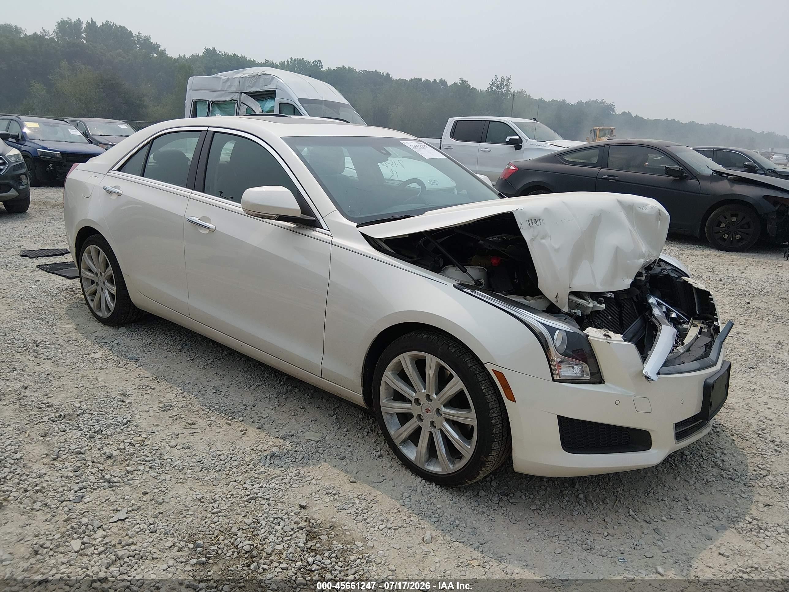 2014 Cadillac ATS Luxury AWD, VIN 1G6AH5RX8E0186231 — Перед