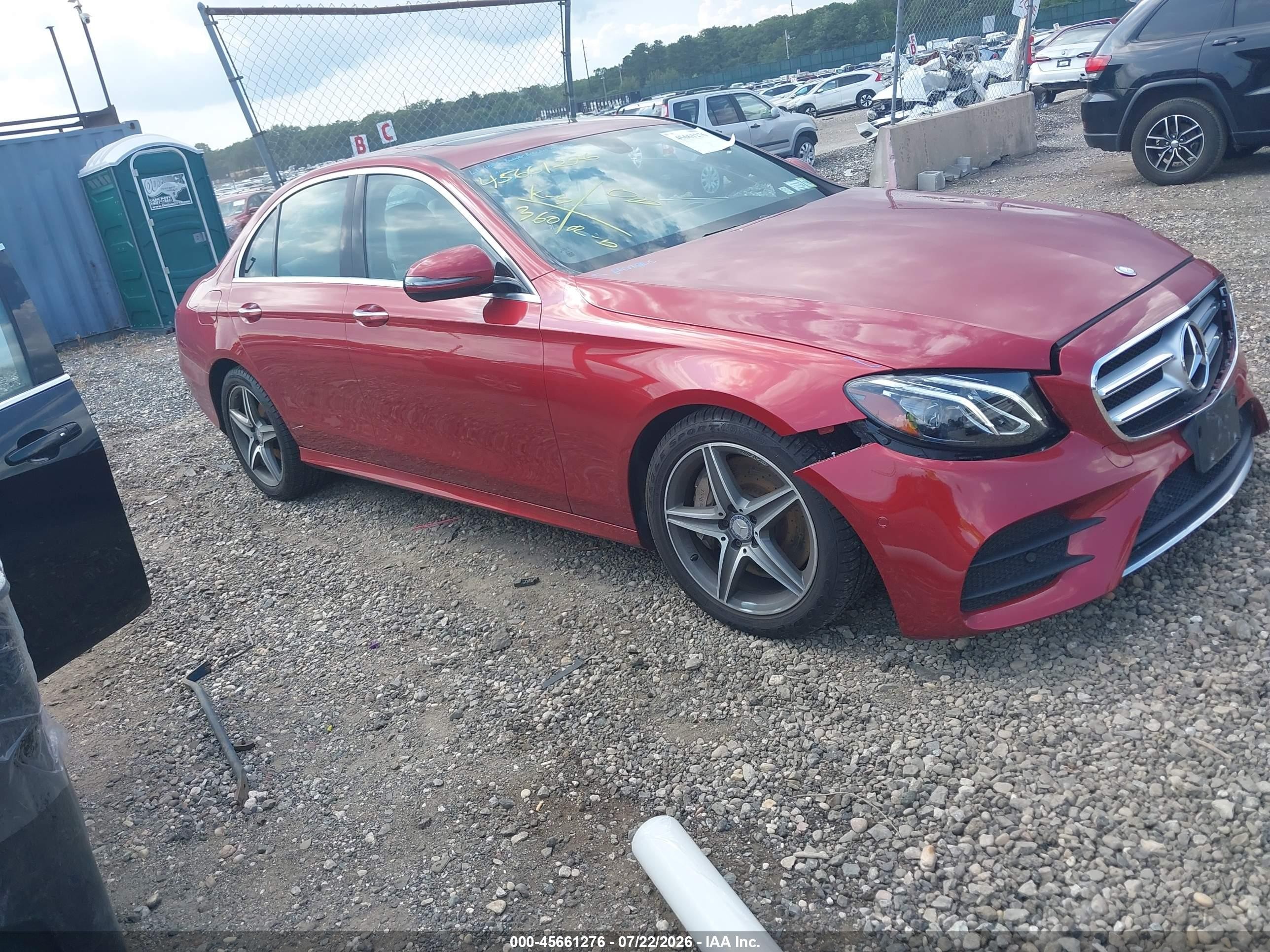 2017 Mercedes-Benz E 300 Luxury, VIN WDDZF4KB4HA075551 — Front end