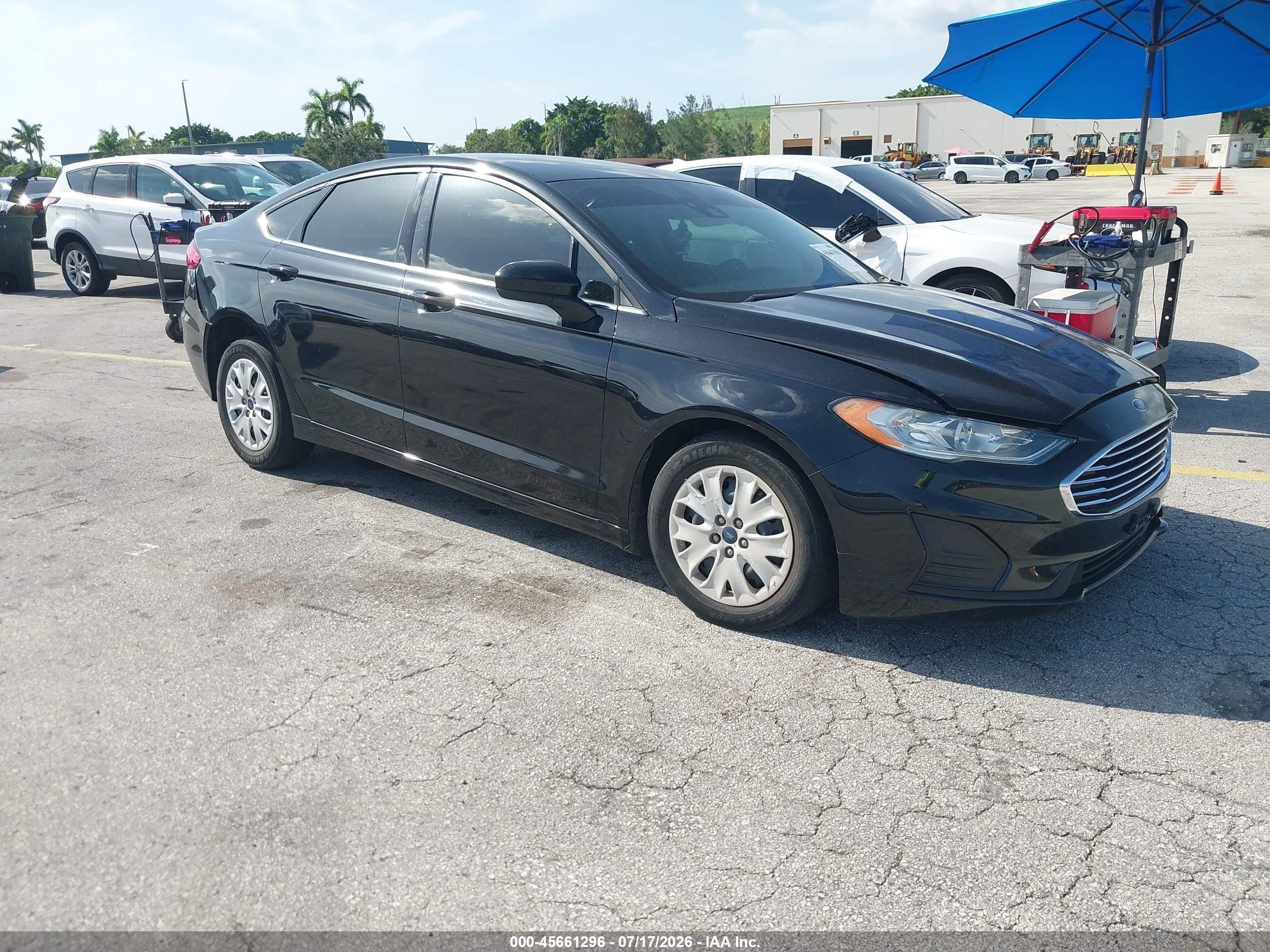 2019 Ford Fusion S, VIN 3FA6P0G77KR246321 — Front end